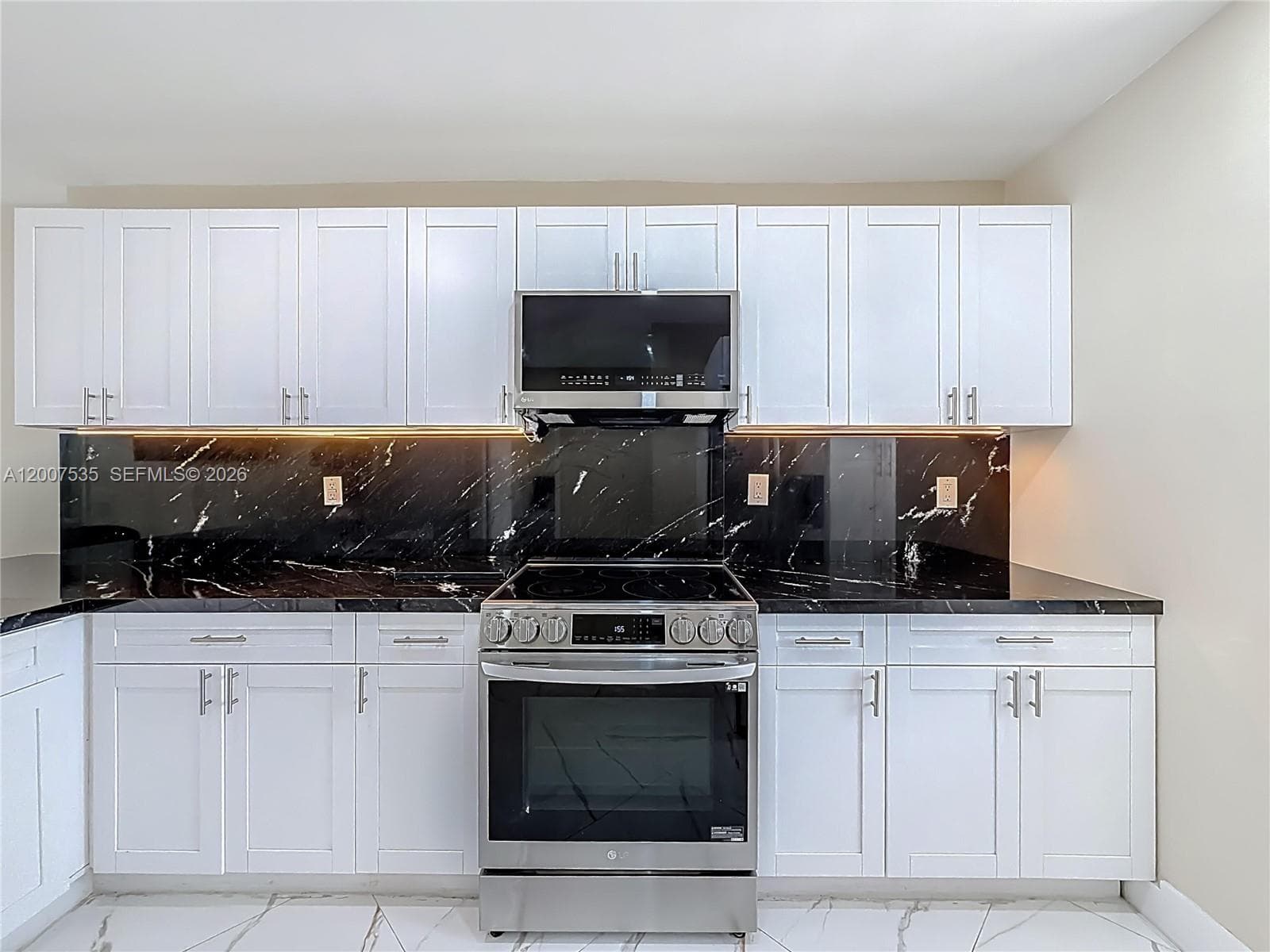 3100 NE 48th St 507 photo 21