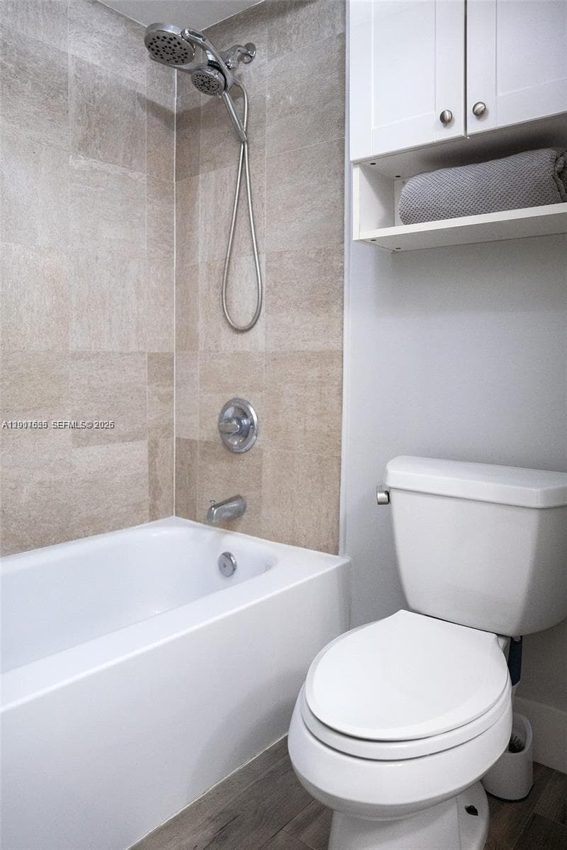 1600 S Ocean Dr 17D photo 11