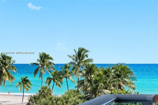 2501 S Ocean Dr 402 photo 17