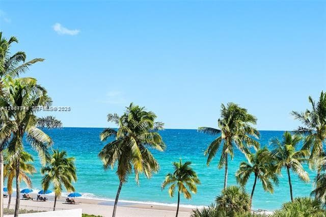 2501 S Ocean Dr 402 photo 18
