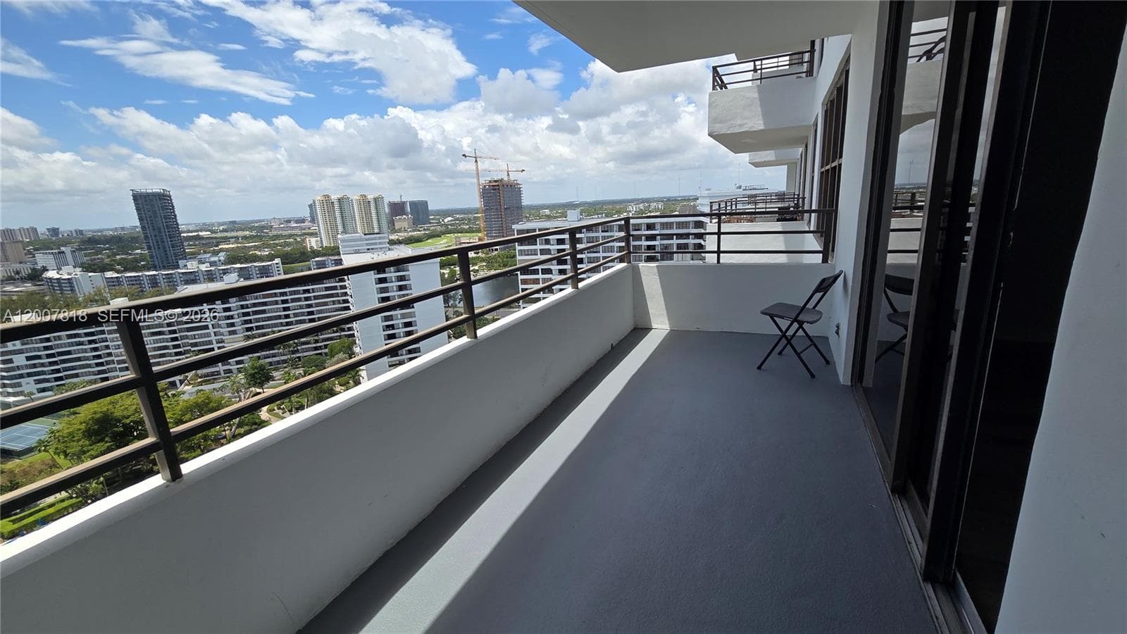 2500 Parkview Dr 2317 photo 2