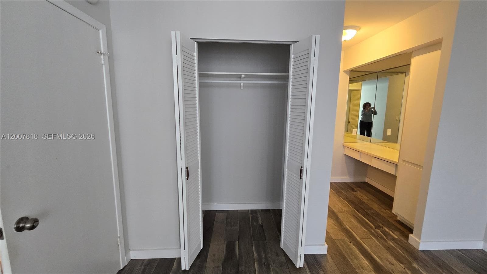 2500 Parkview Dr 2317 photo 21