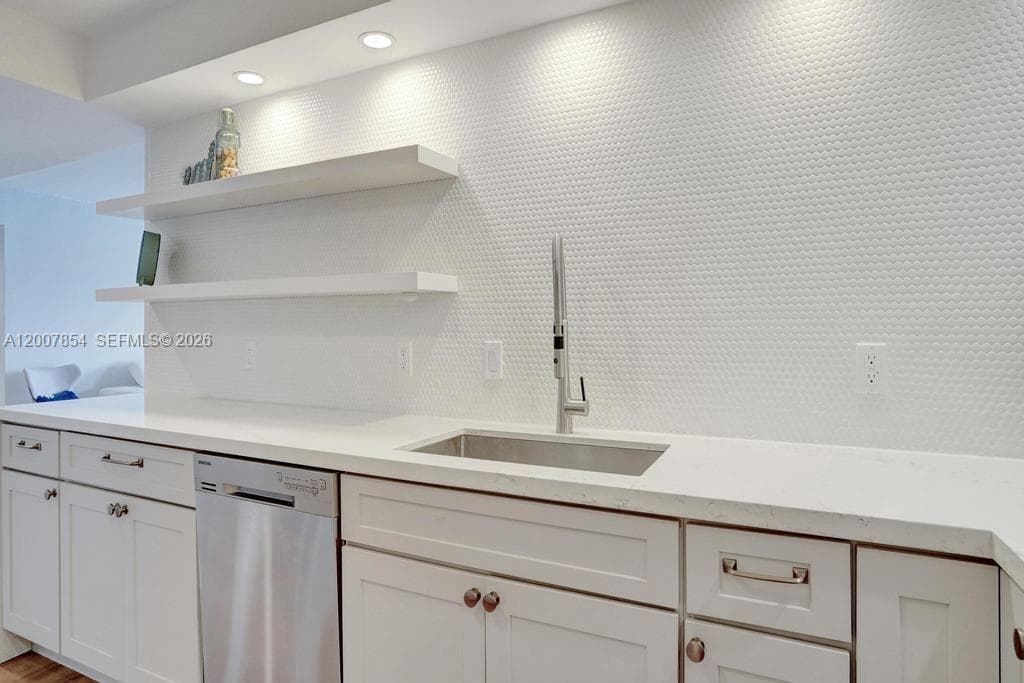3900 Galt Ocean Dr 1615 photo 14