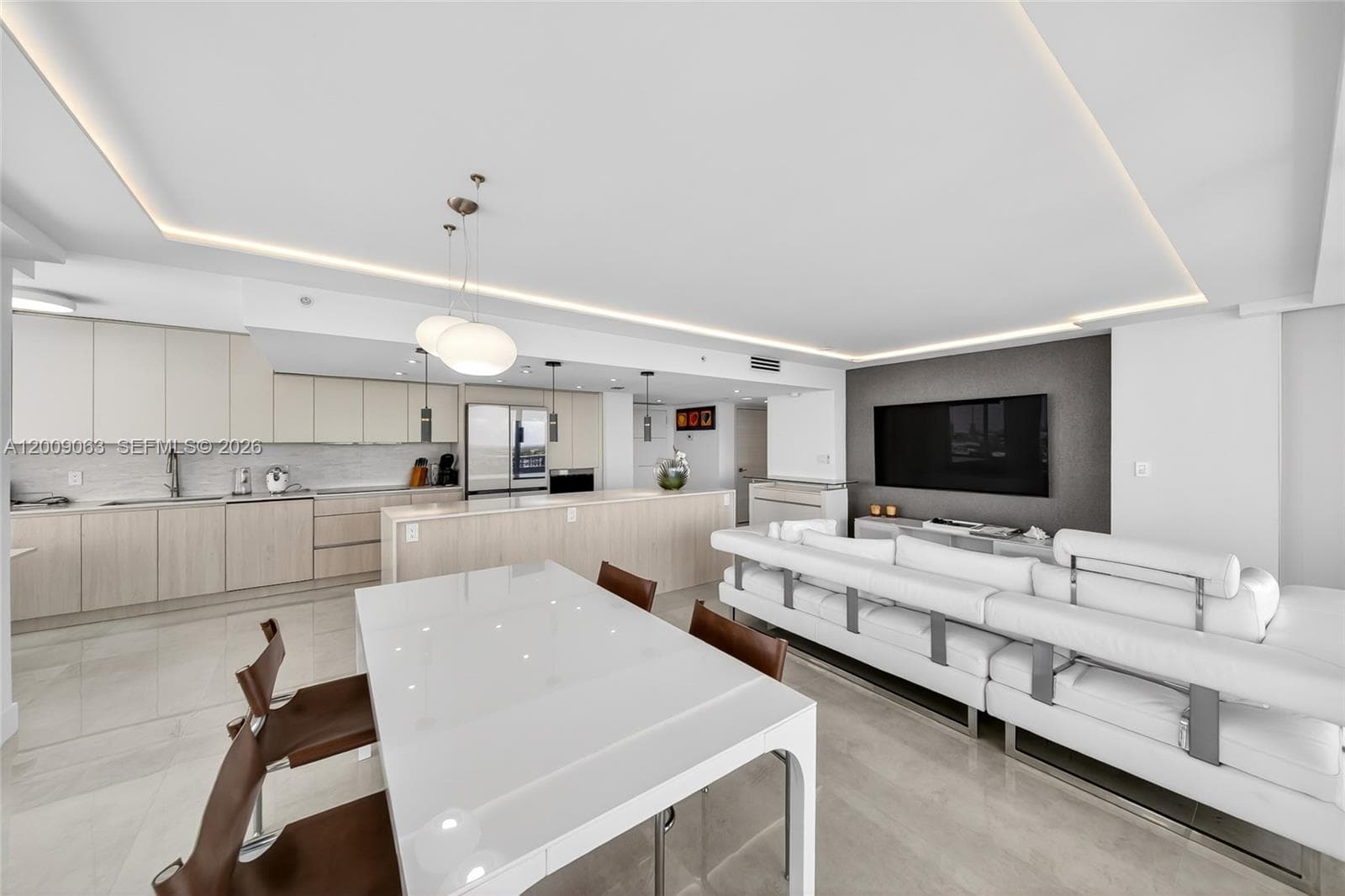 400 S Pointe Dr 2009 photo 12