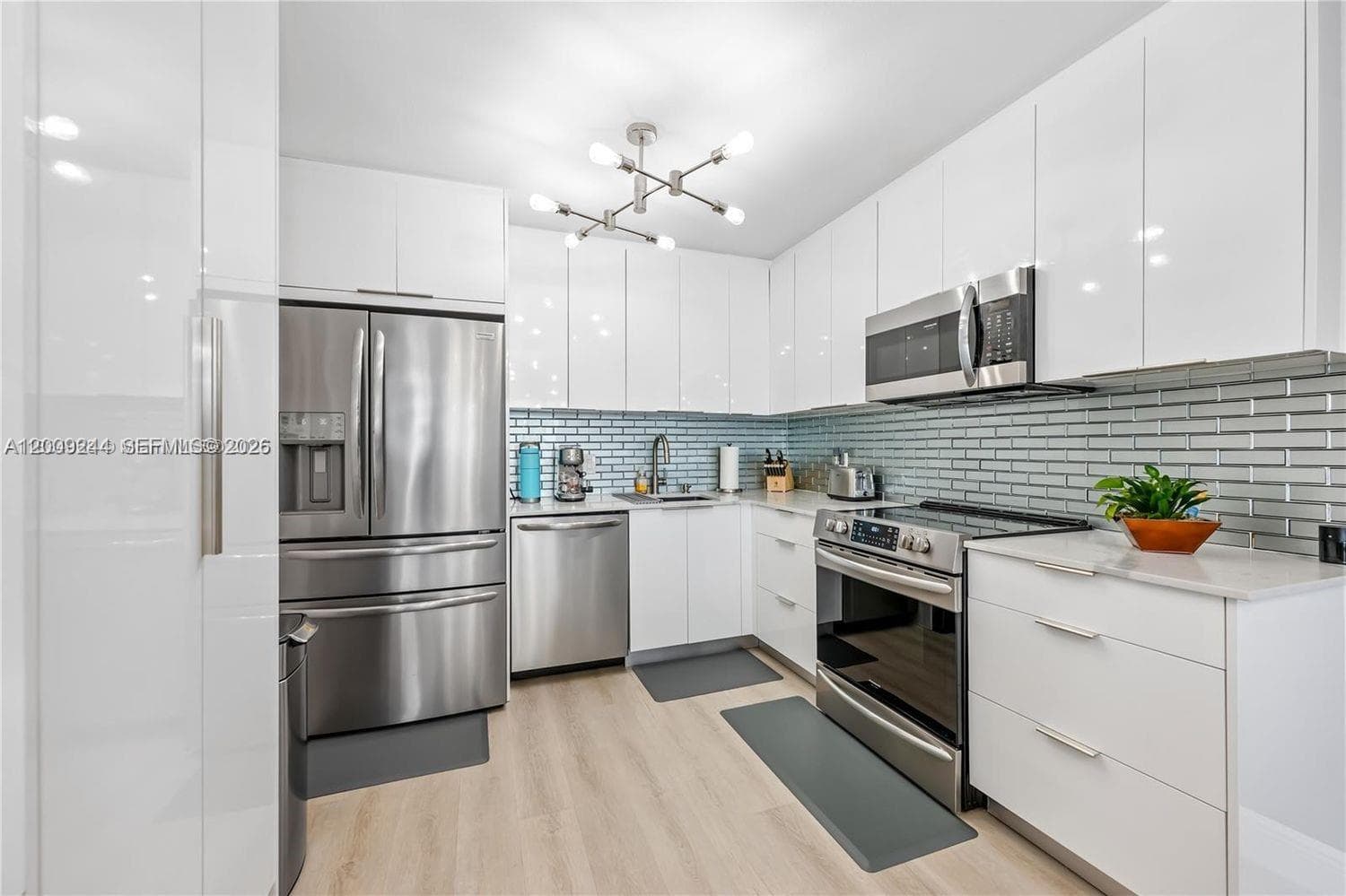 2201 S Ocean Dr 2202 photo 9