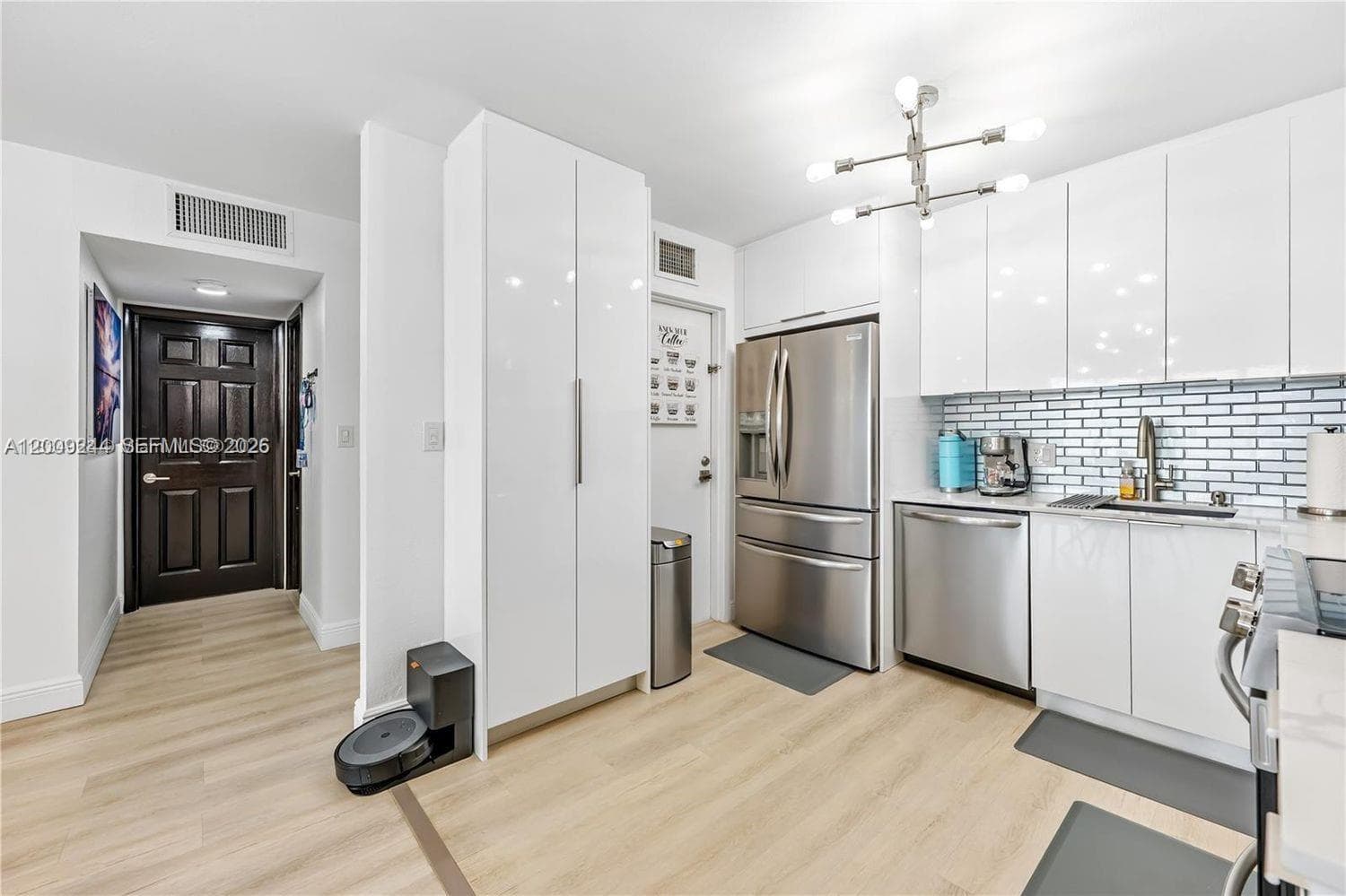 2201 S Ocean Dr 2202 photo 8