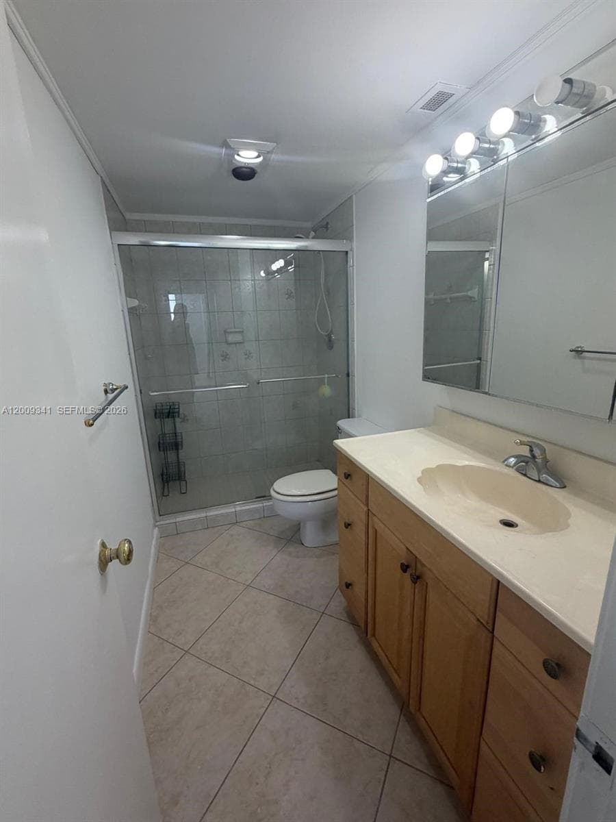 300 Bayview Dr 915 photo 20