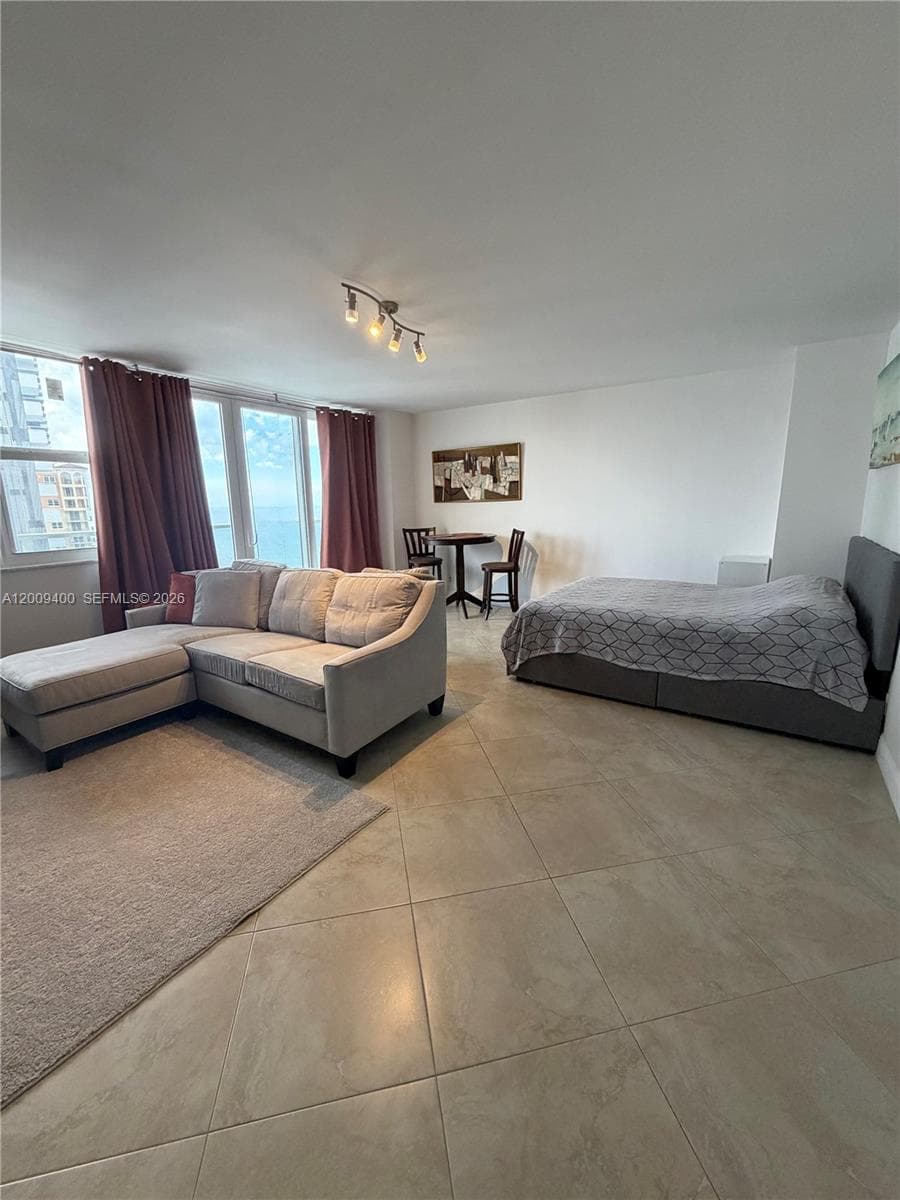 3180 S Ocean Dr 1705 photo 3