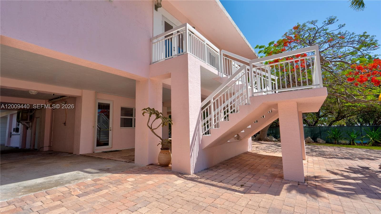 1101 Mastic Street photo 25