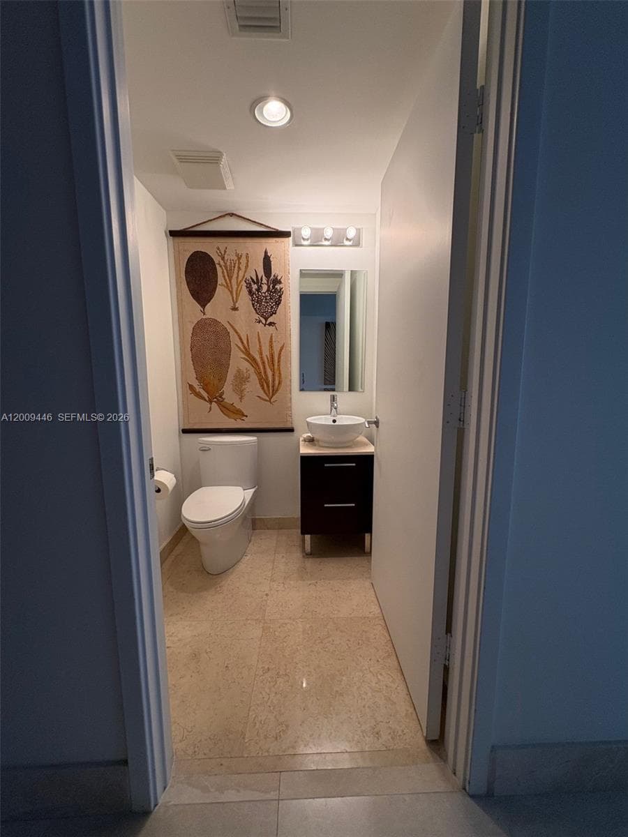 5875 Collins Ave 708 photo 12