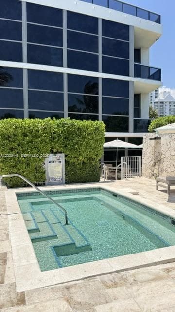 5875 Collins Ave 708 photo 22