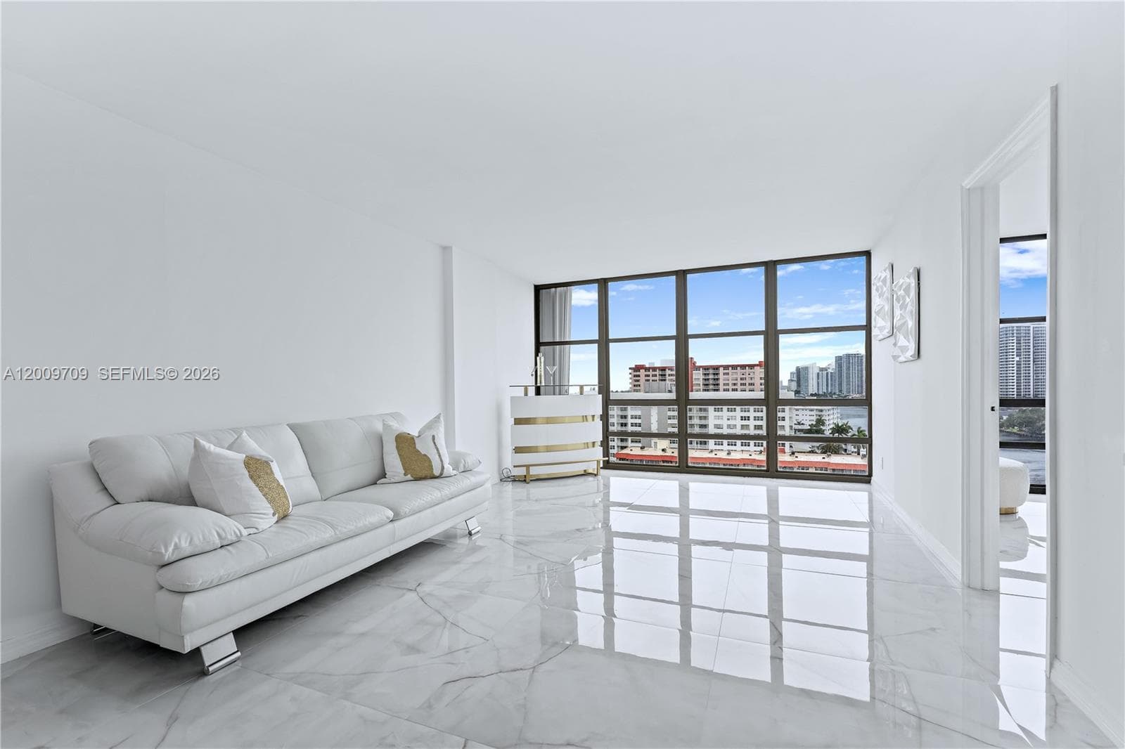 2017 S Ocean Dr 1206 photo 3