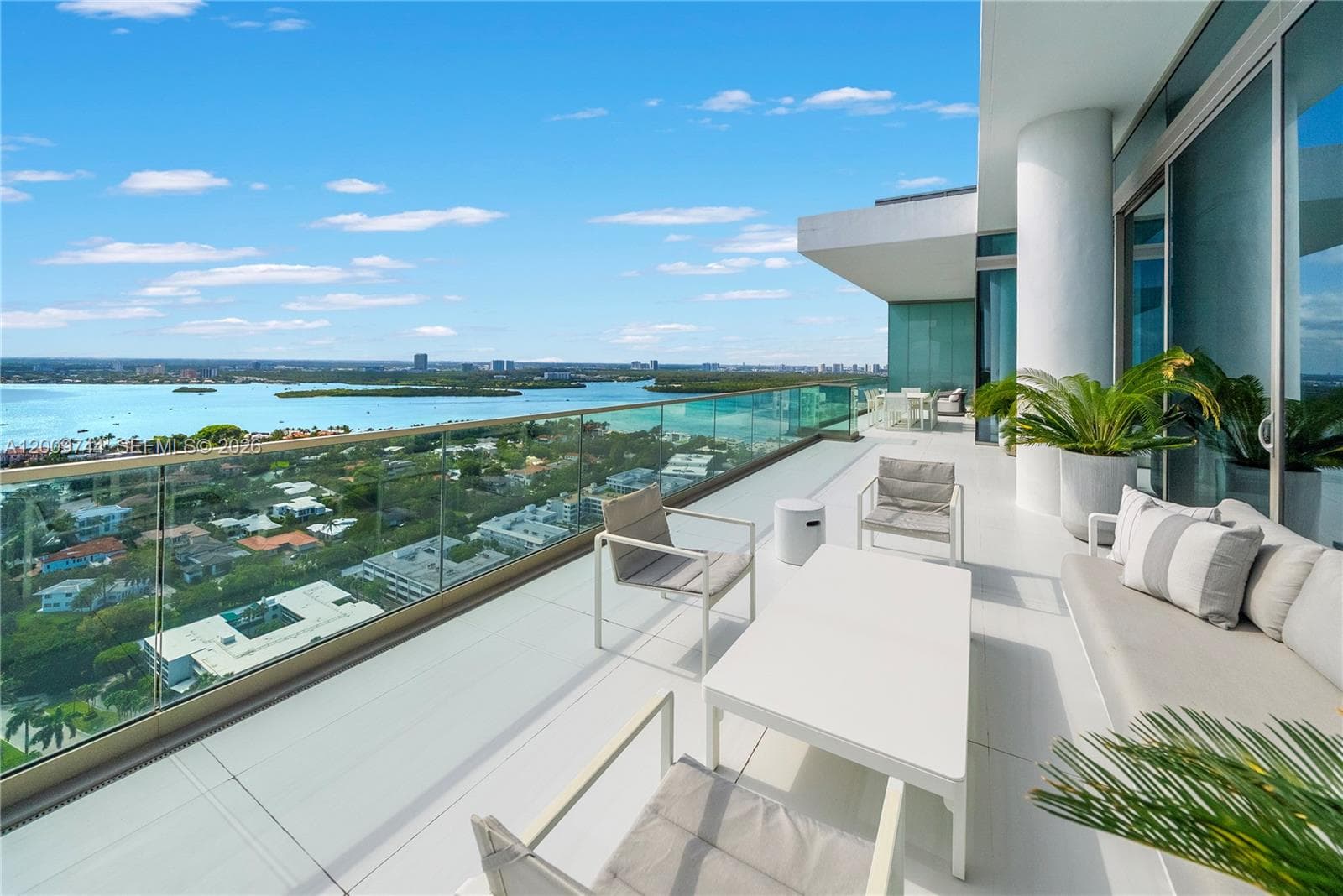 10201 Collins Ave UPH2803 photo 7