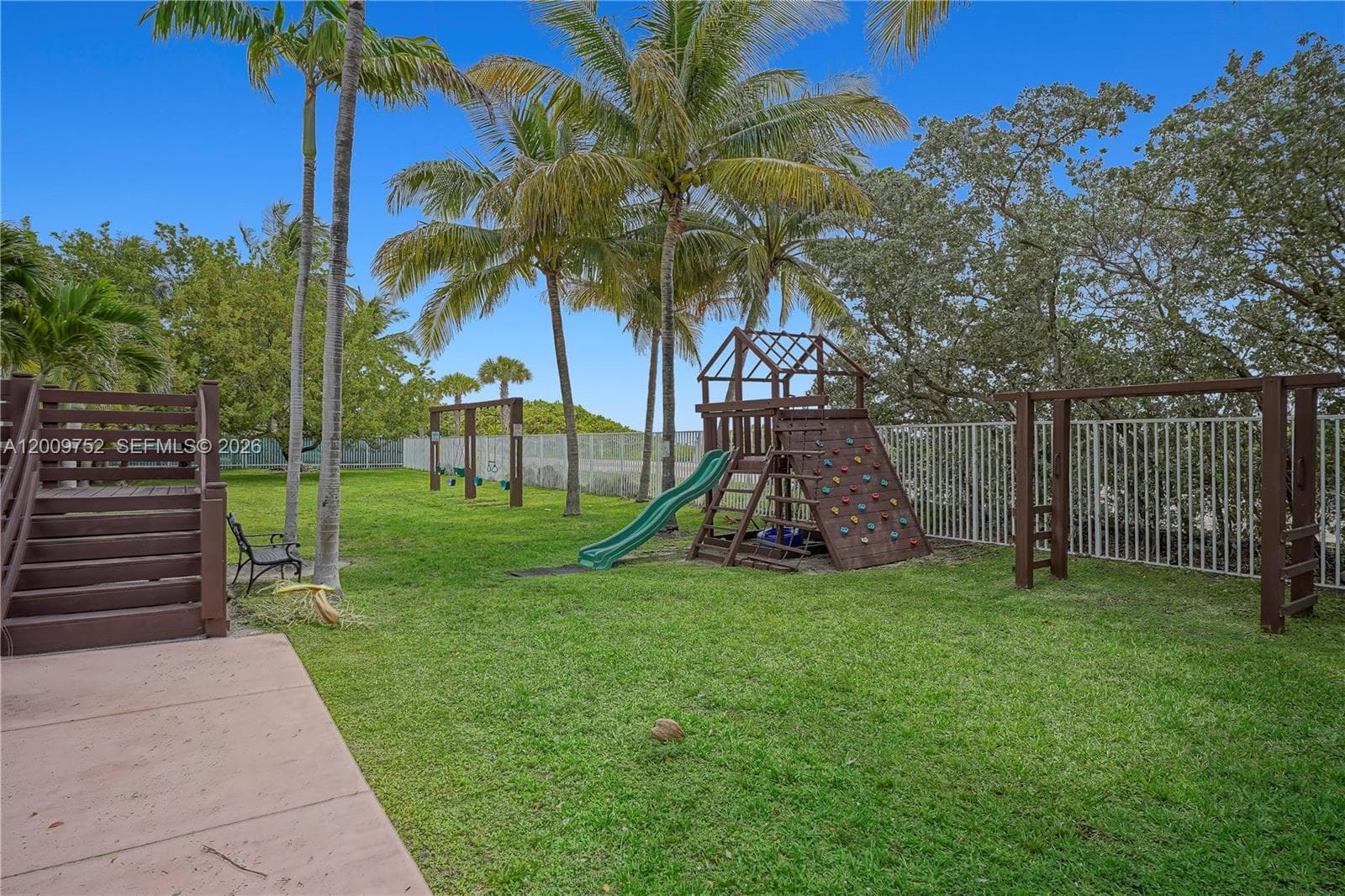 4747 Collins Ave 1503 photo 18