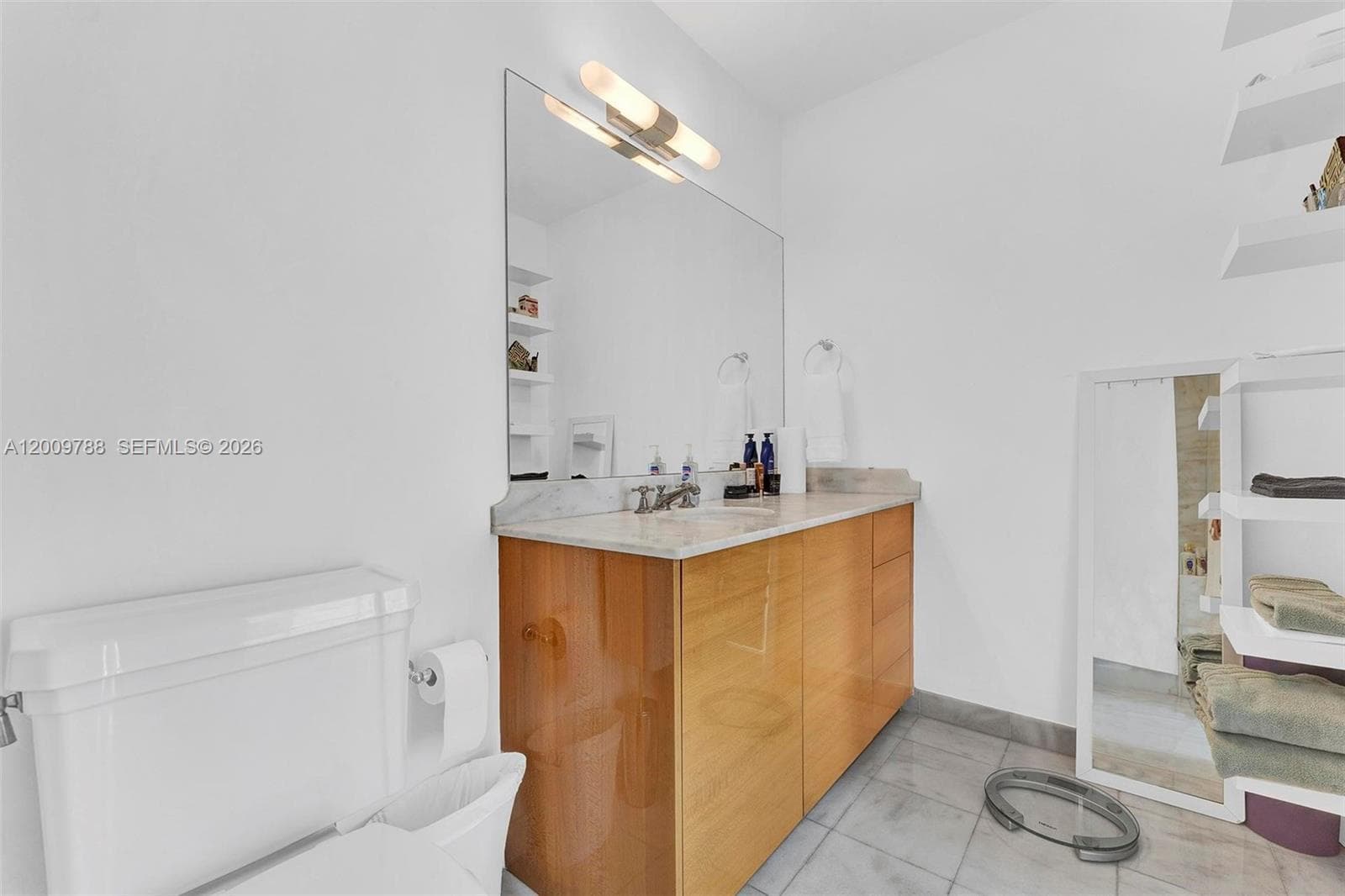 50 S Pointe Dr 2102 photo 15