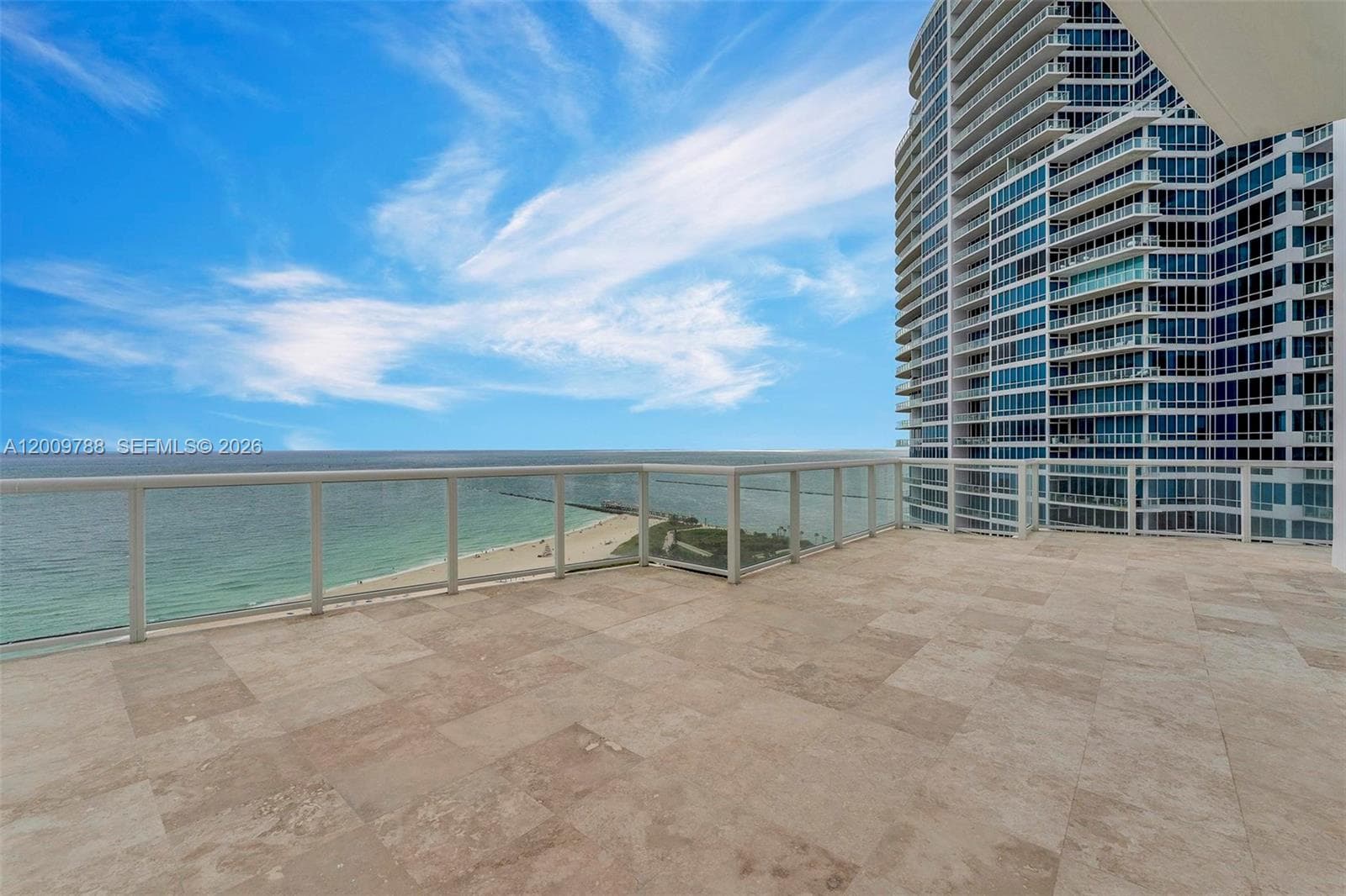 50 S Pointe Dr 2102 photo 4