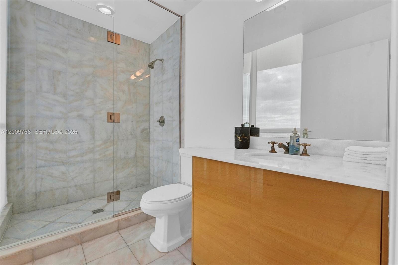 50 S Pointe Dr 2102 photo 8