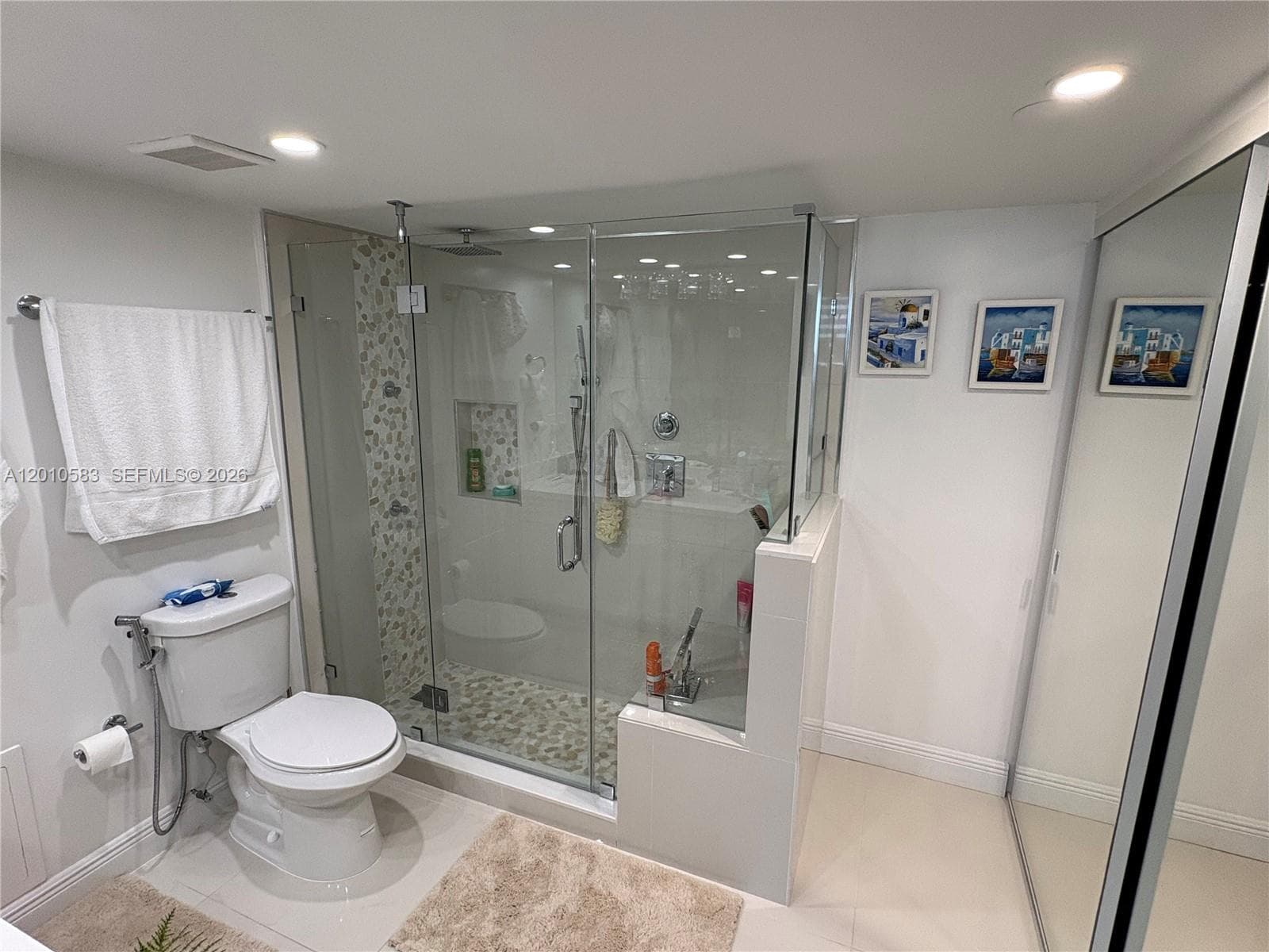2030 Ocean Dr 1812 photo 17