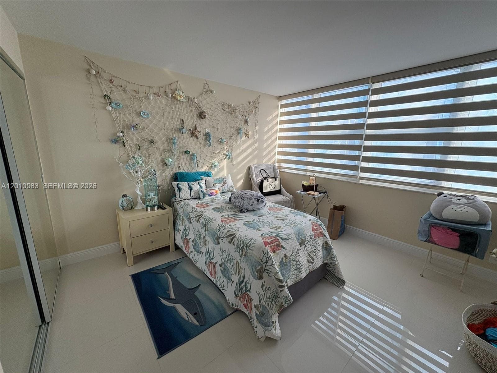 2030 Ocean Dr 1812 photo 12