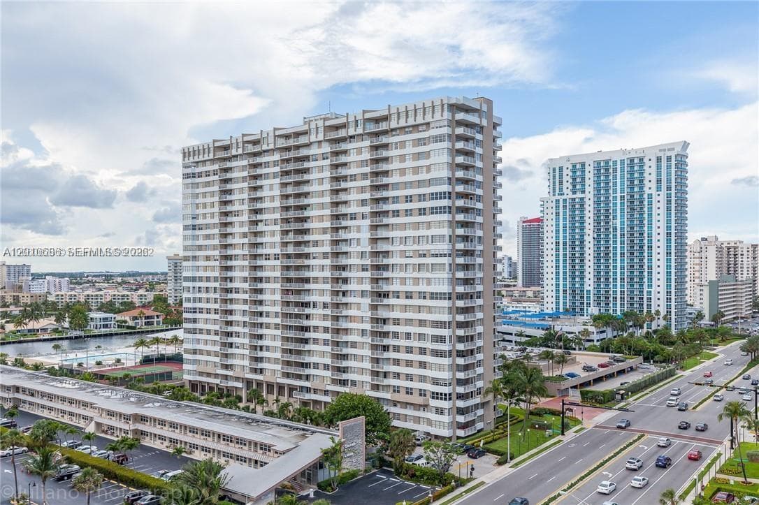 2030 S Ocean Dr 1706 photo 4