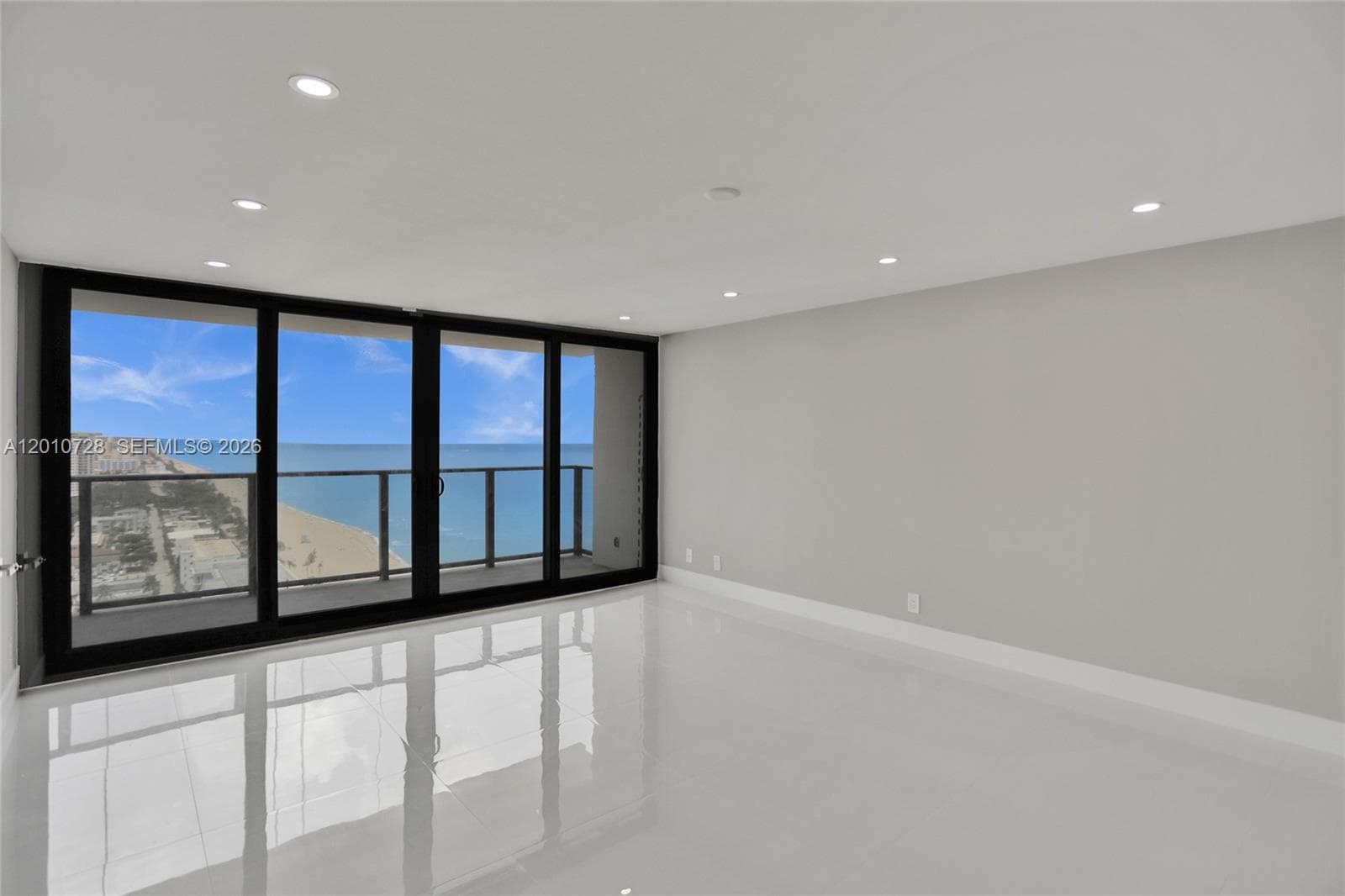 2301 Ocean Dr 2404 photo 6