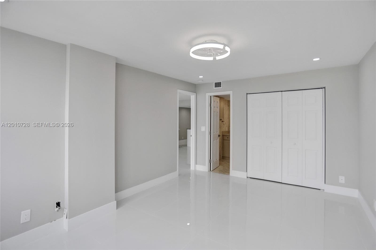 2301 Ocean Dr 2404 photo 16