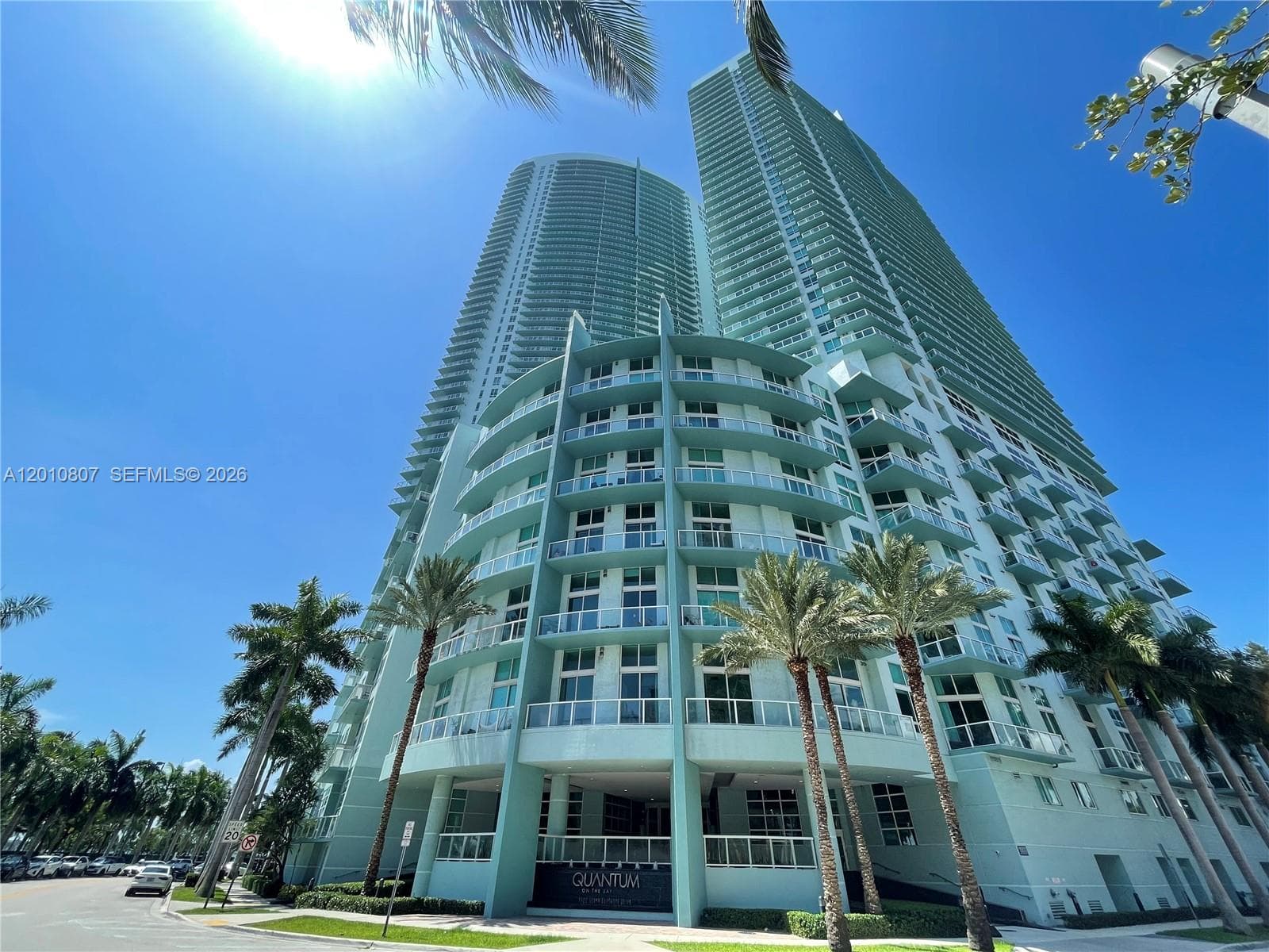 1900 N Bayshore Dr 3311 photo 2