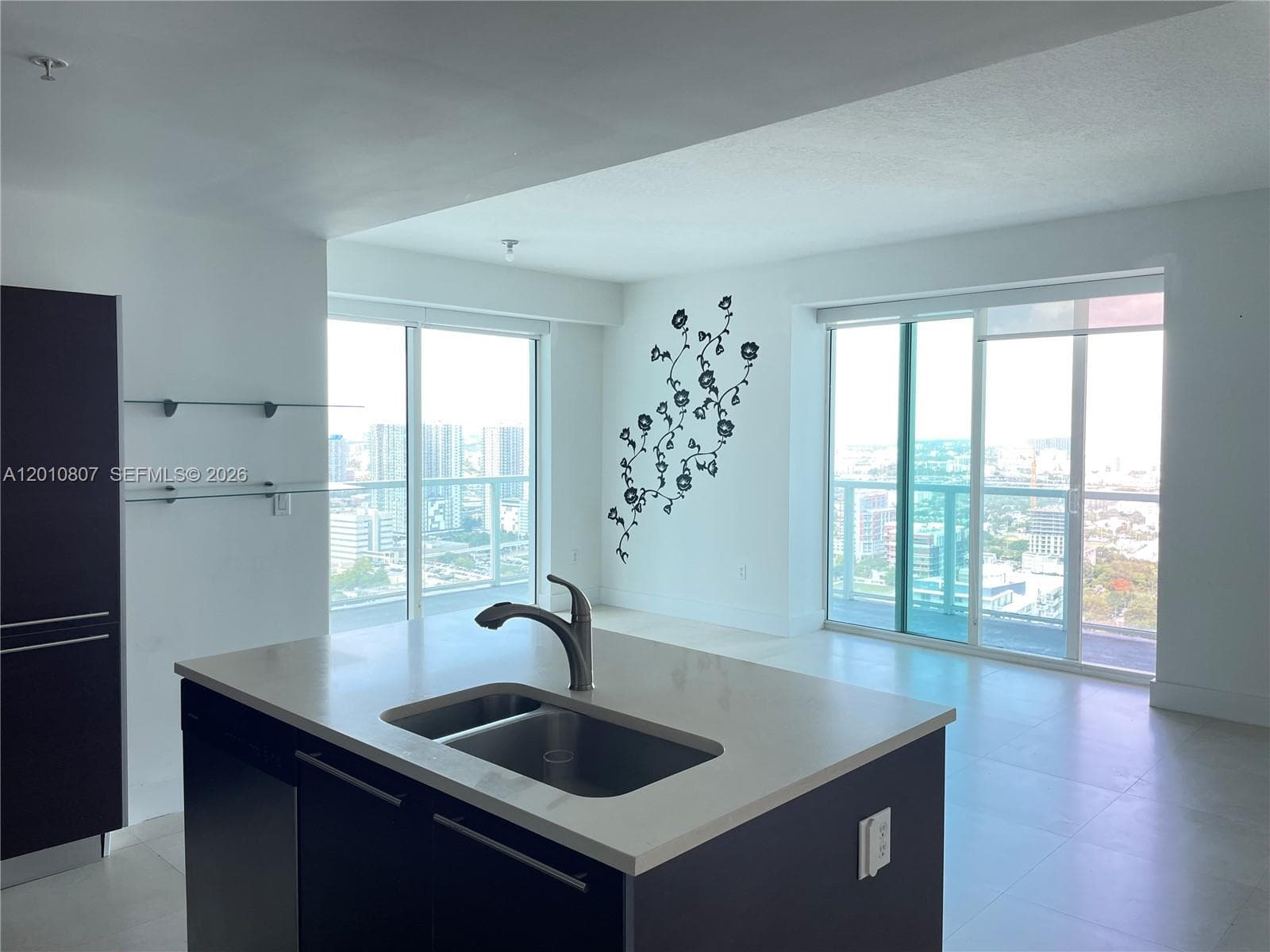 1900 N Bayshore Dr 3311 photo 3