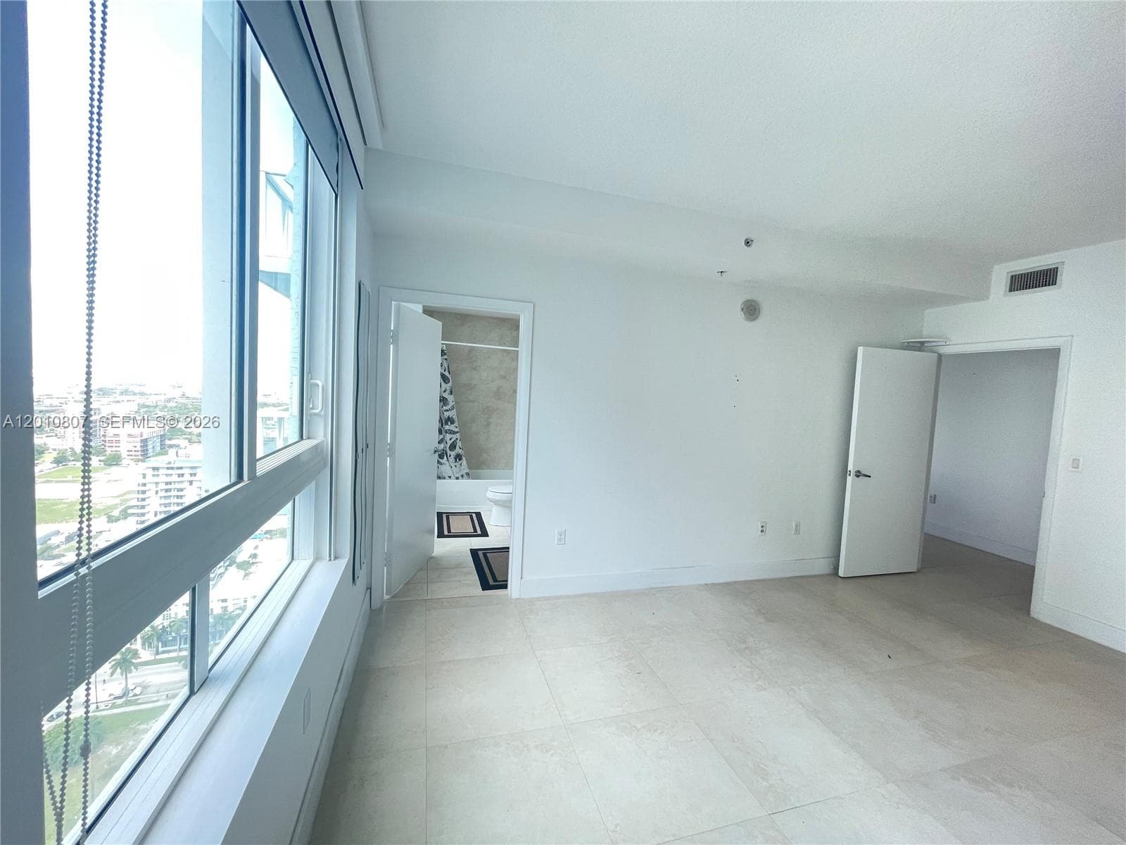 1900 N Bayshore Dr 3311 photo 10