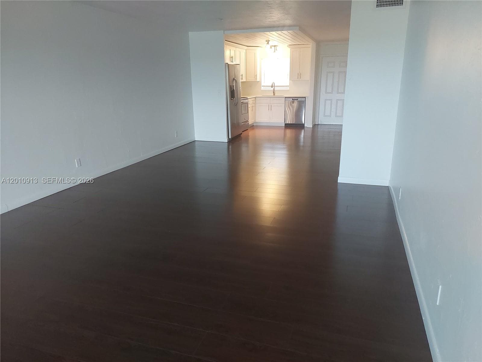 1617 SE 15th St 605 photo 3