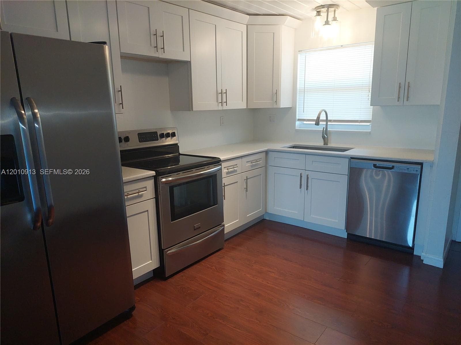 1617 SE 15th St 605 photo 4