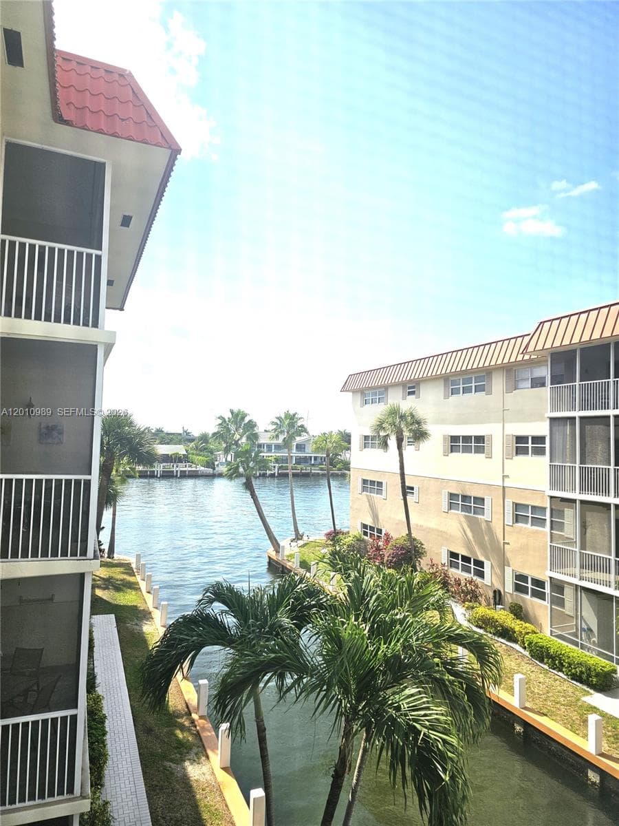 2097 S Ocean Dr 305 photo 16