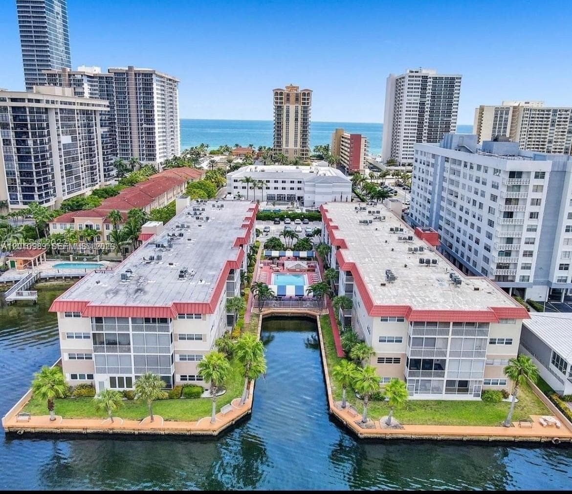 2097 S Ocean Dr 305 photo 1