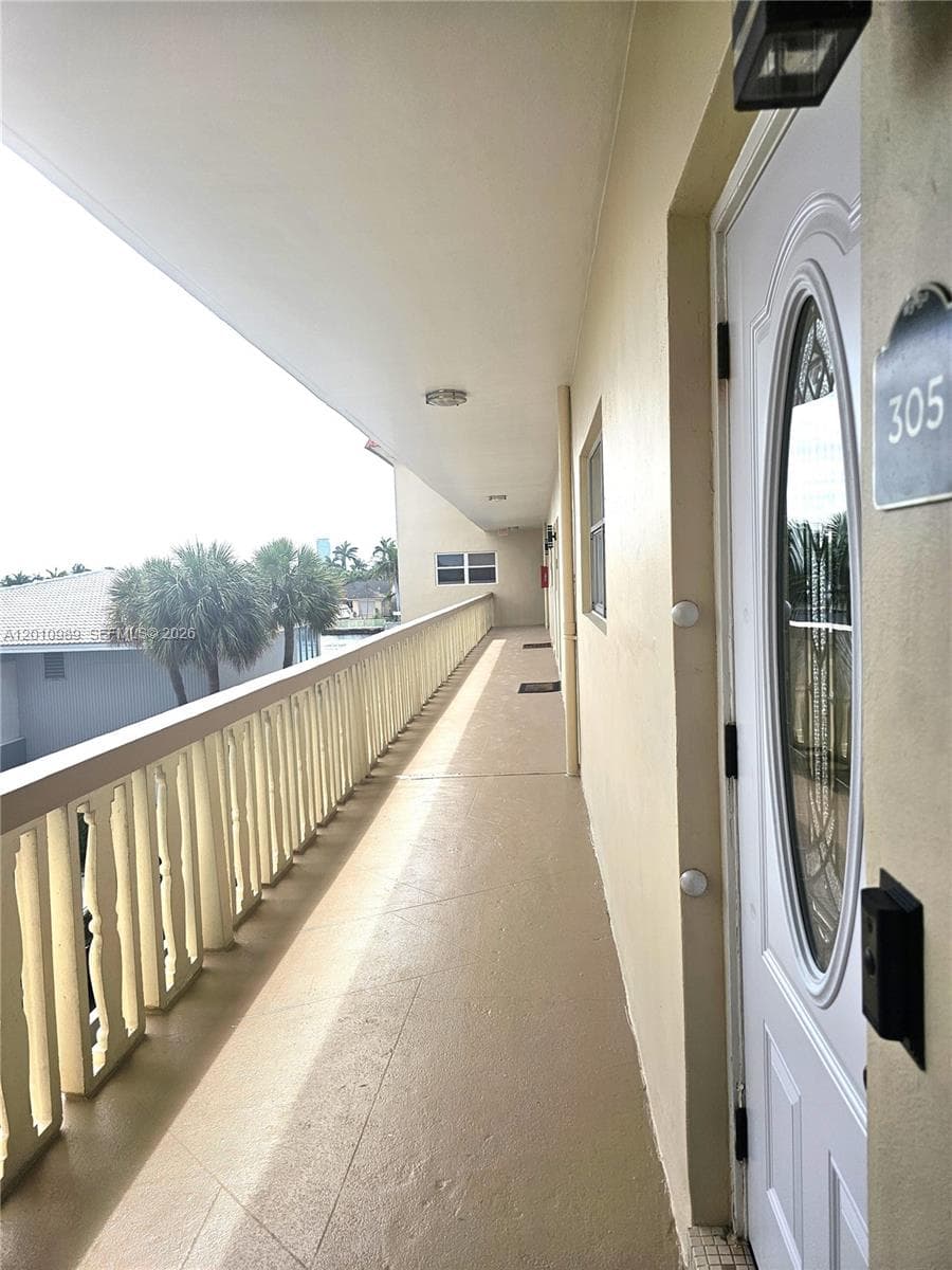 2097 S Ocean Dr 305 photo 19