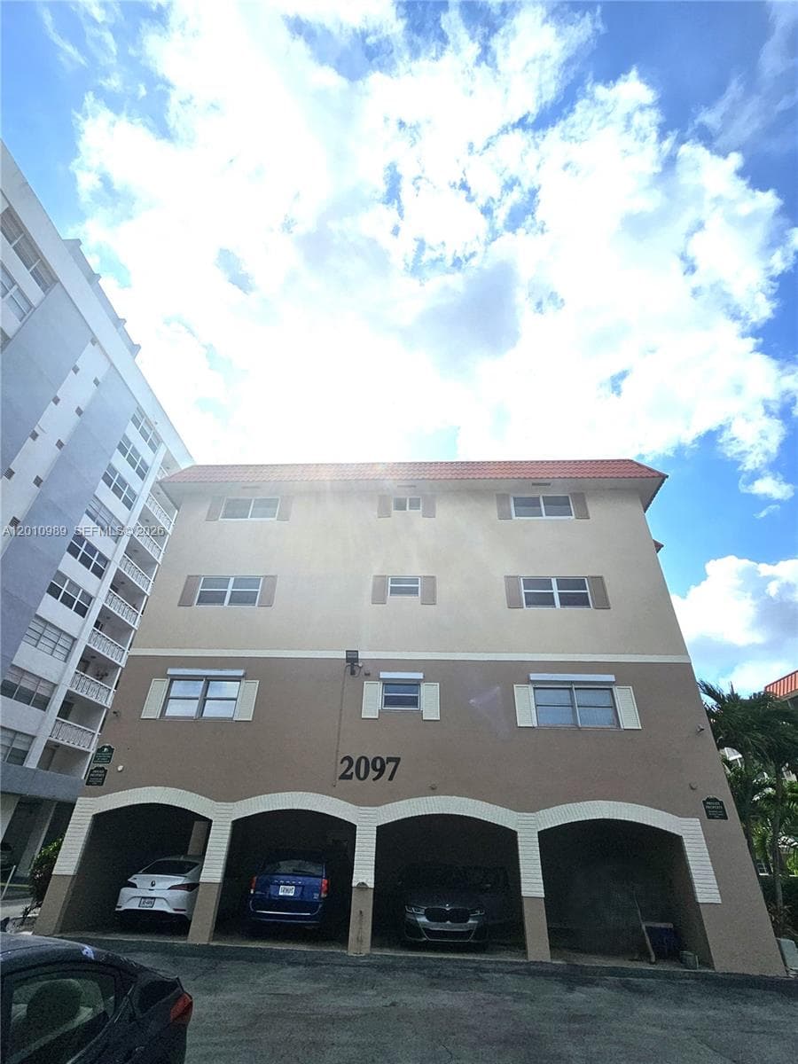 2097 S Ocean Dr 305 photo 25