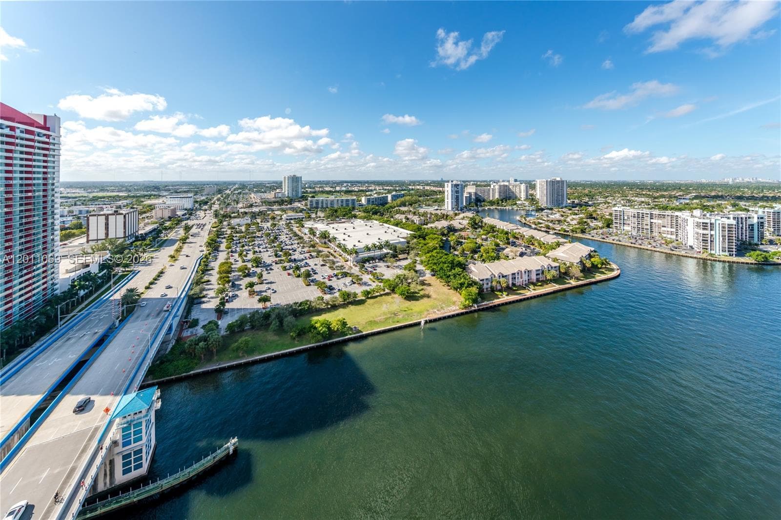 4010 Ocean Dr R908 photo 13