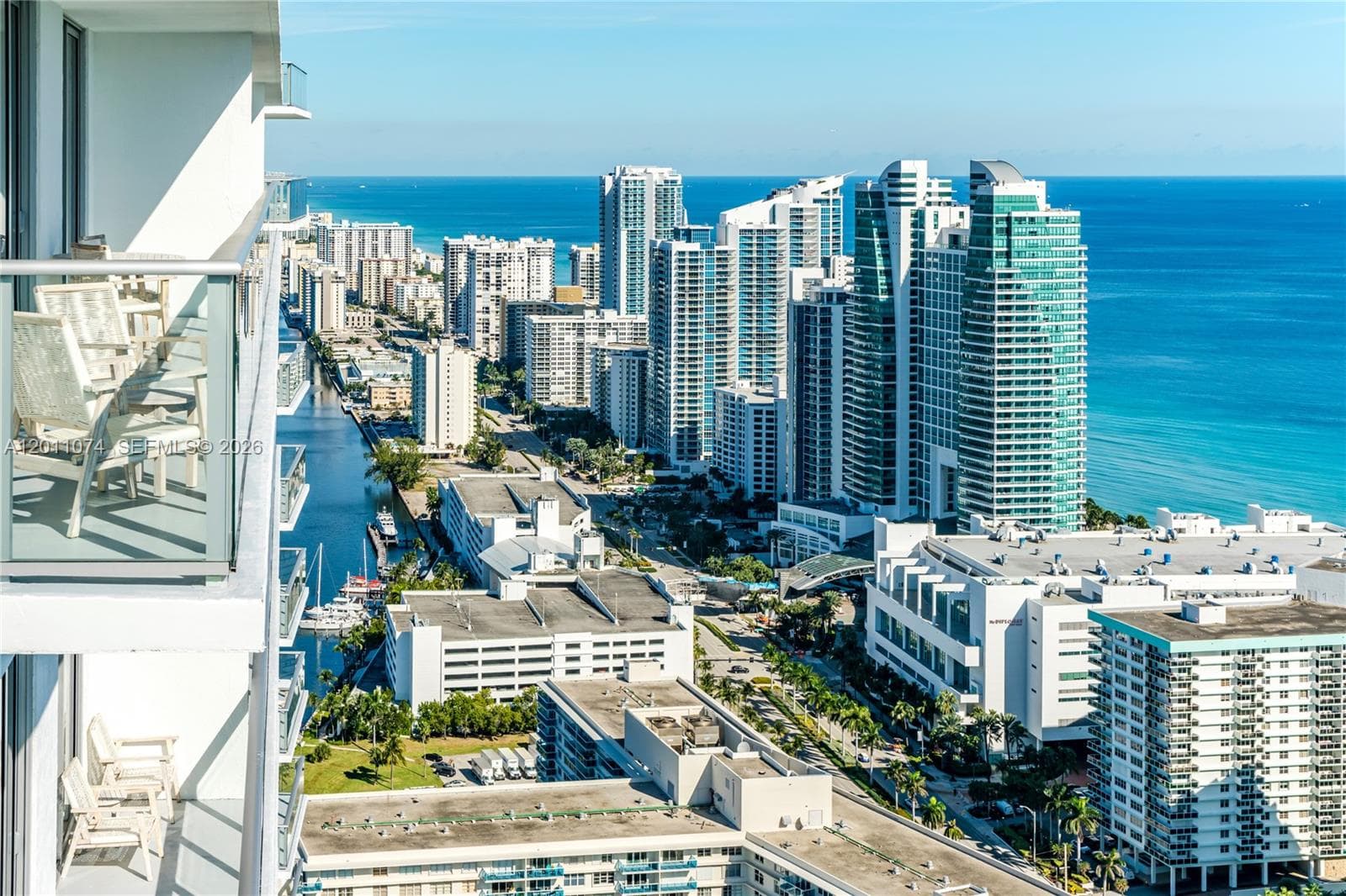 4010 Ocean Dr R1808 photo 17