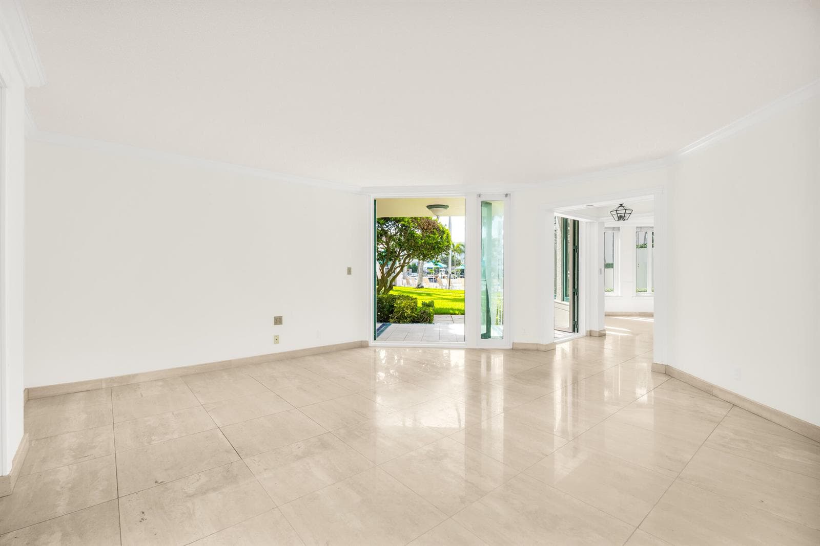 100 SE 5th Avenue 107 photo 5
