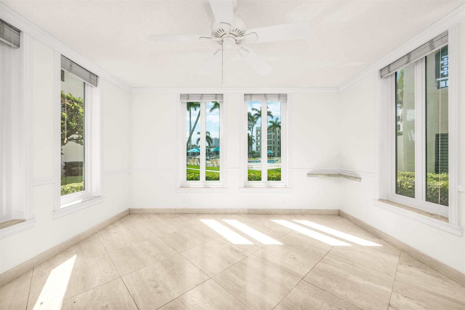 100 SE 5th Avenue 107 photo 4