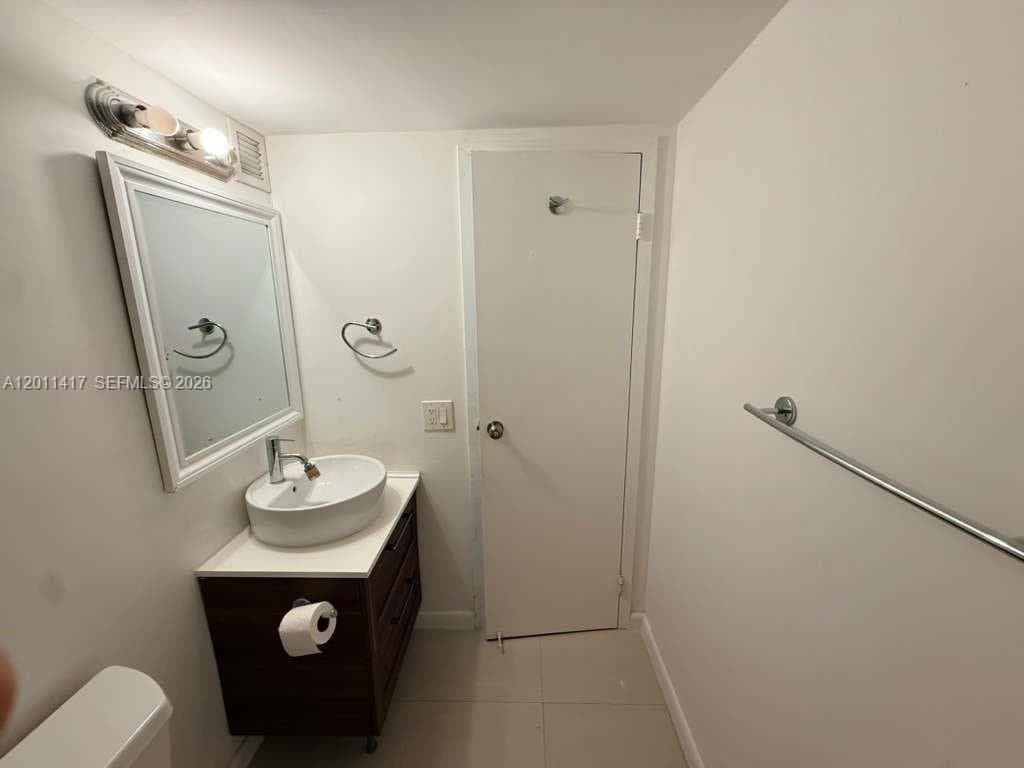 2049 S Ocean Dr 1504 photo 6