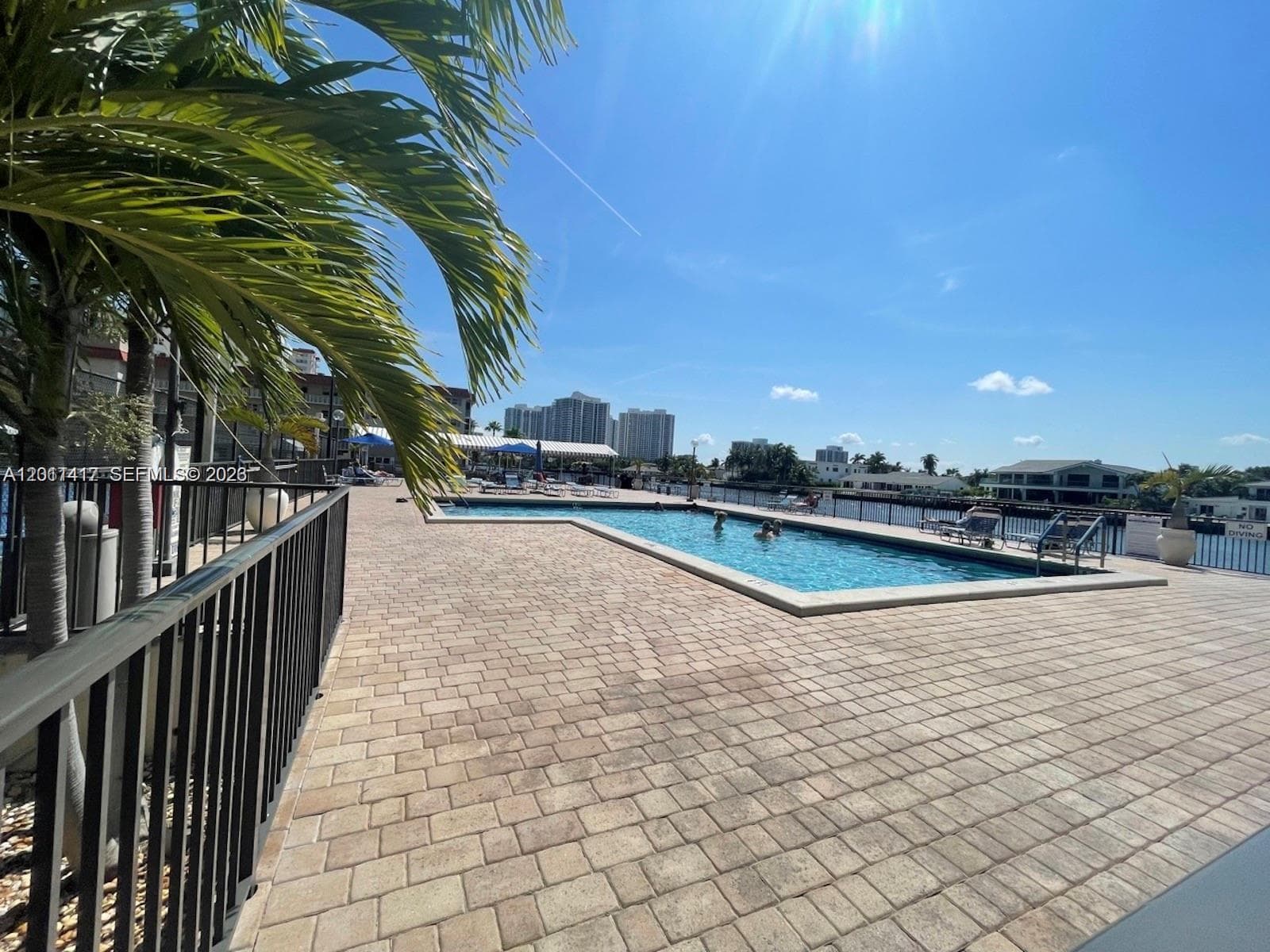 2049 S Ocean Dr 1504 photo 3