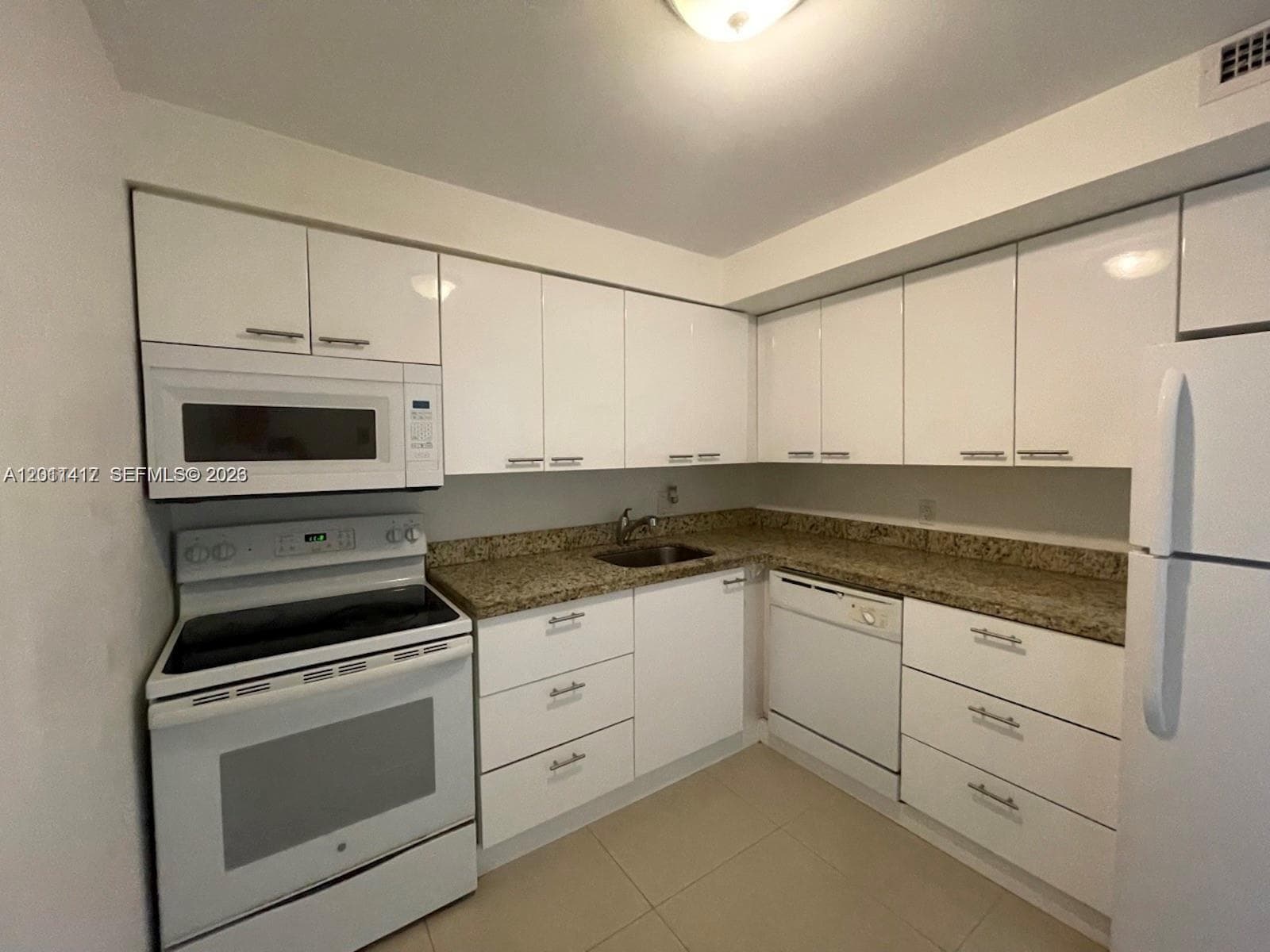 2049 S Ocean Dr 1504 photo 1