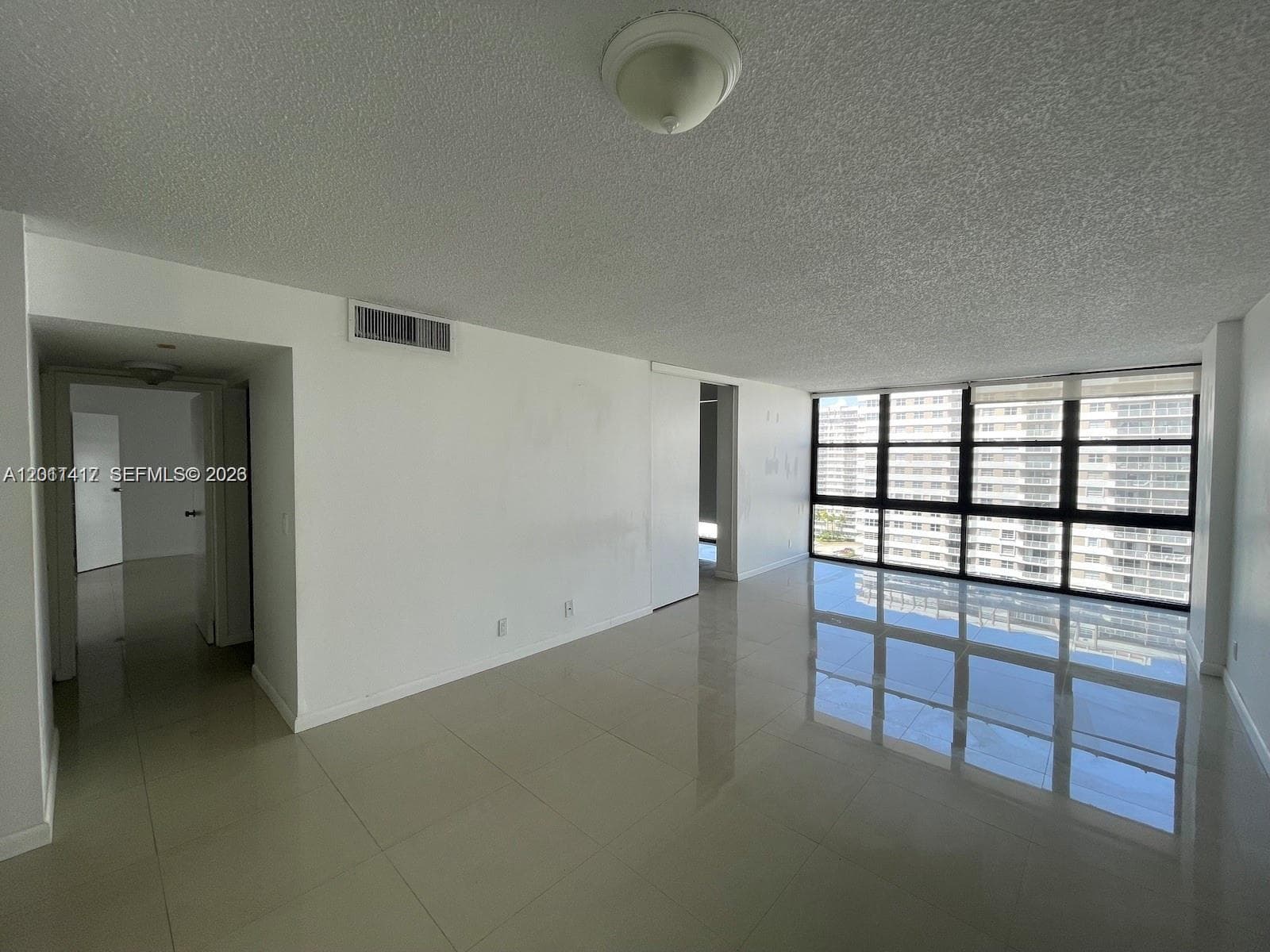 2049 S Ocean Dr 1504 photo 4