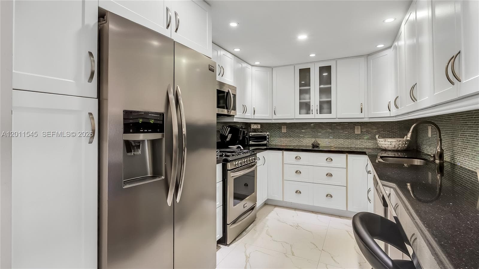 3140 S Ocean Dr (Avail Now- Nov 15, 2026) 2411 photo 12