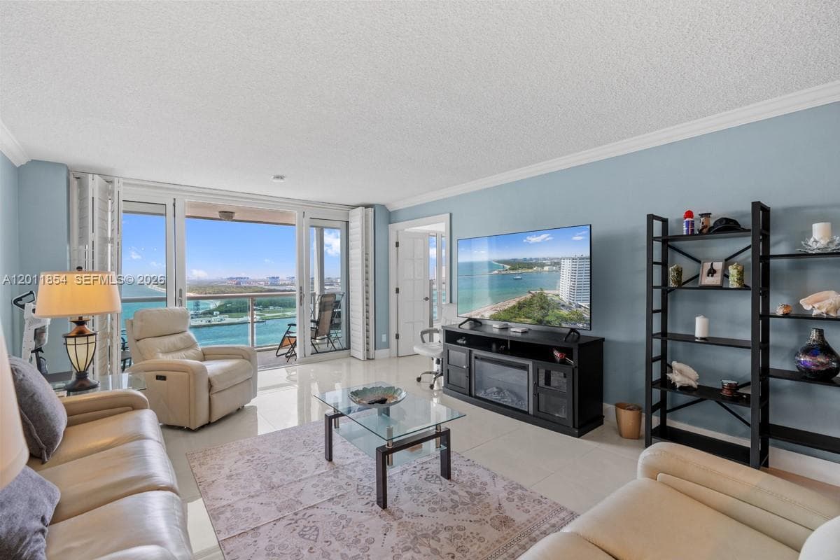 2100 Ocean Ln 1704 photo 10