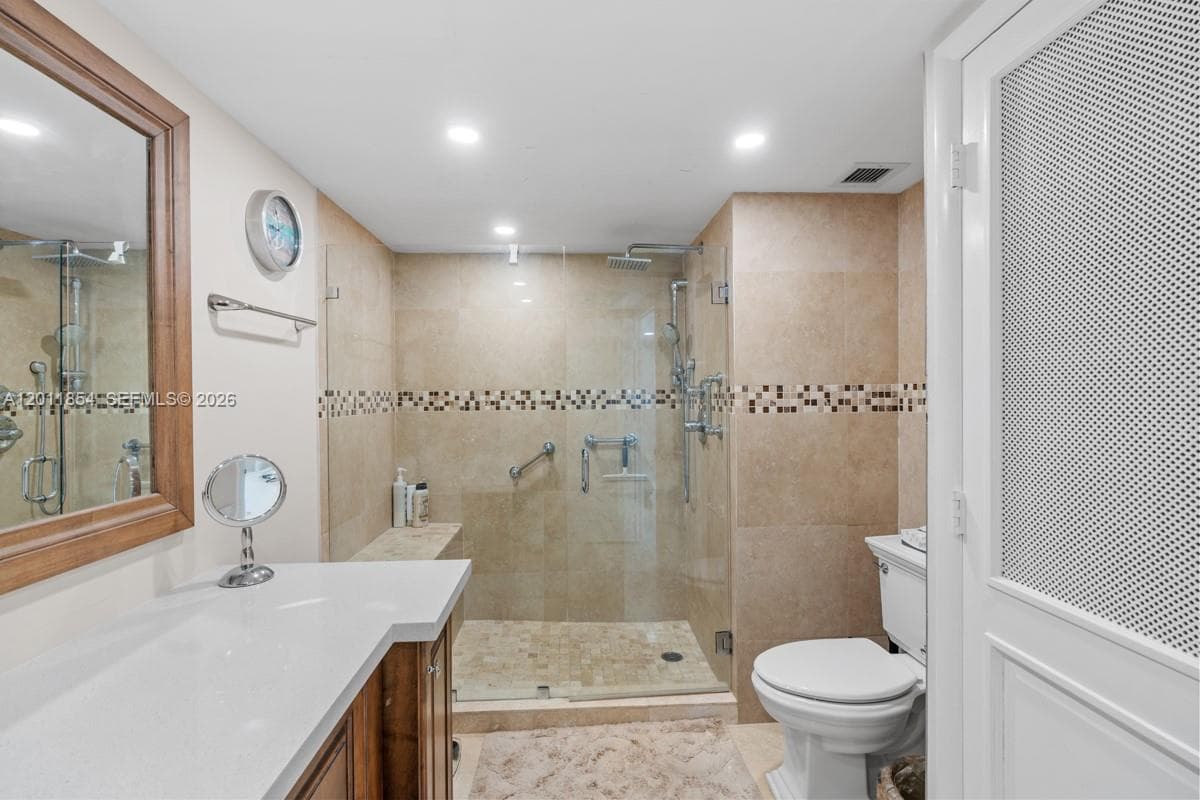 2100 Ocean Ln 1704 photo 18