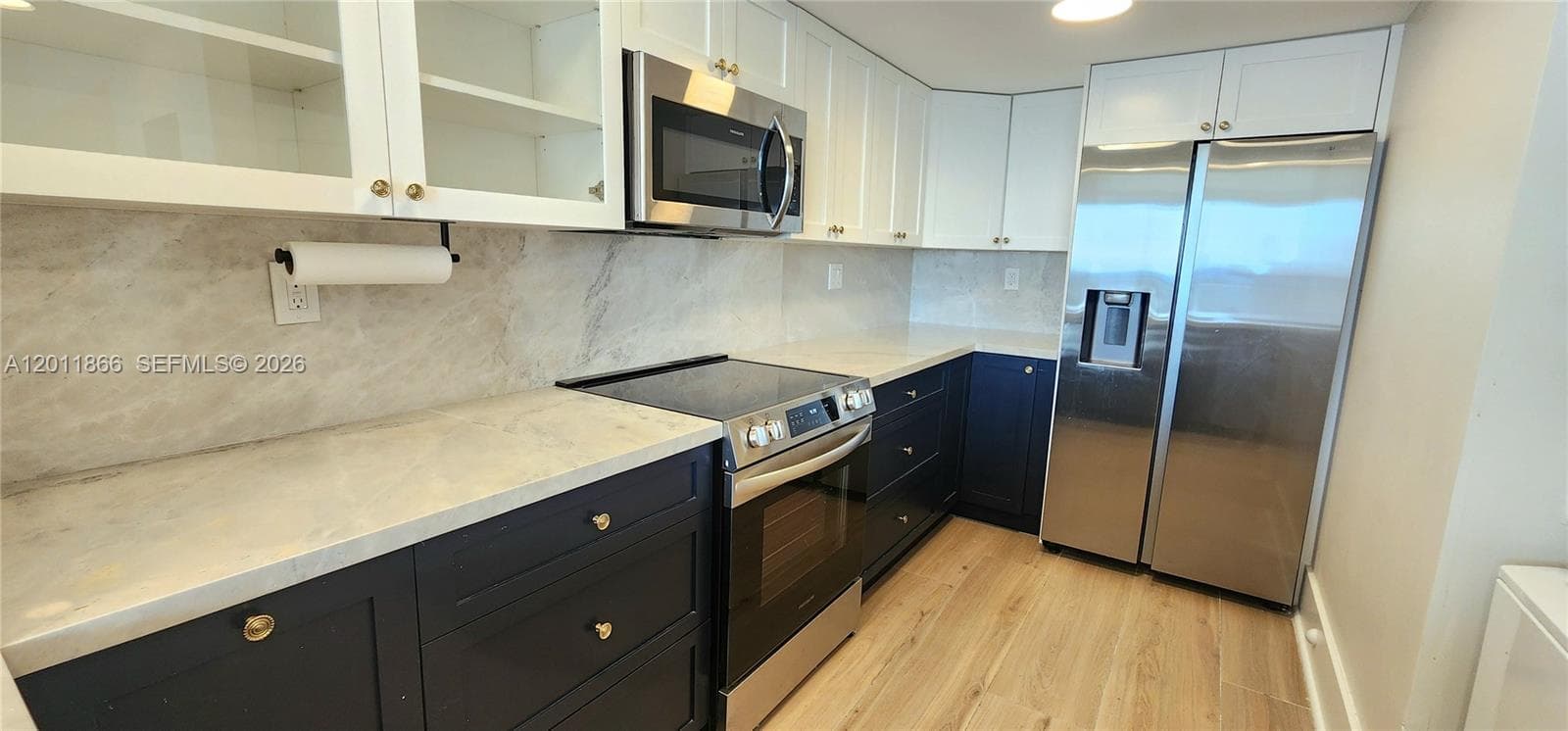 7601 E Treasure Dr 1411 photo 6