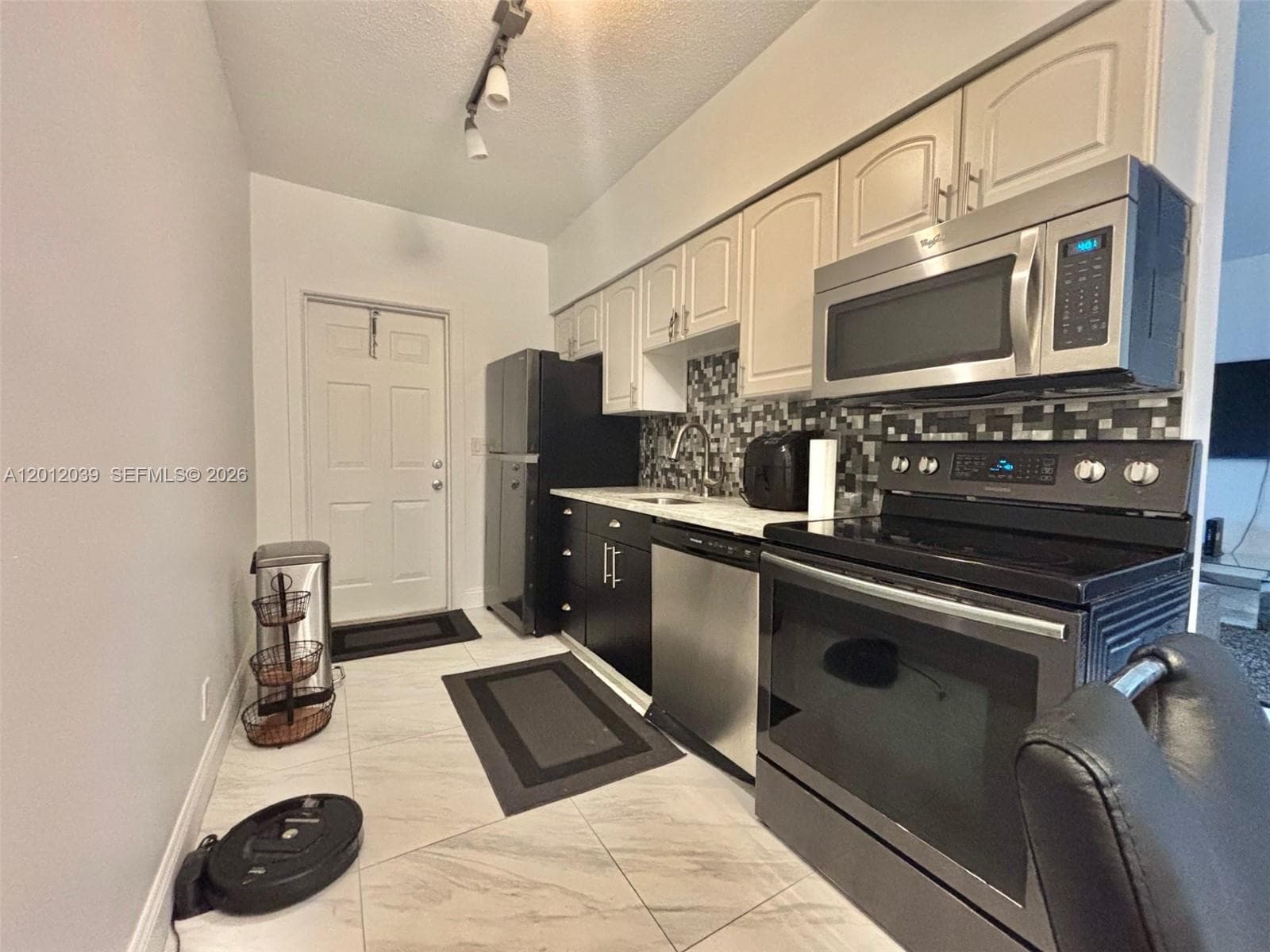 2200 S Ocean Dr N109 photo 1