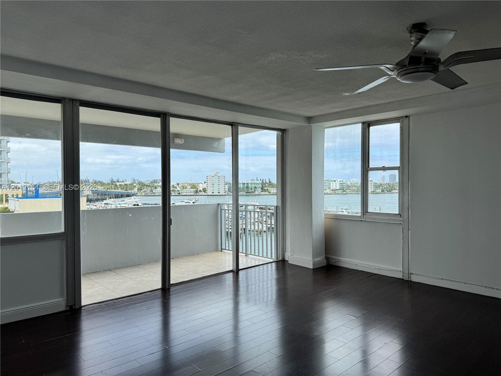7545 E Treasure Dr 5G photo 2