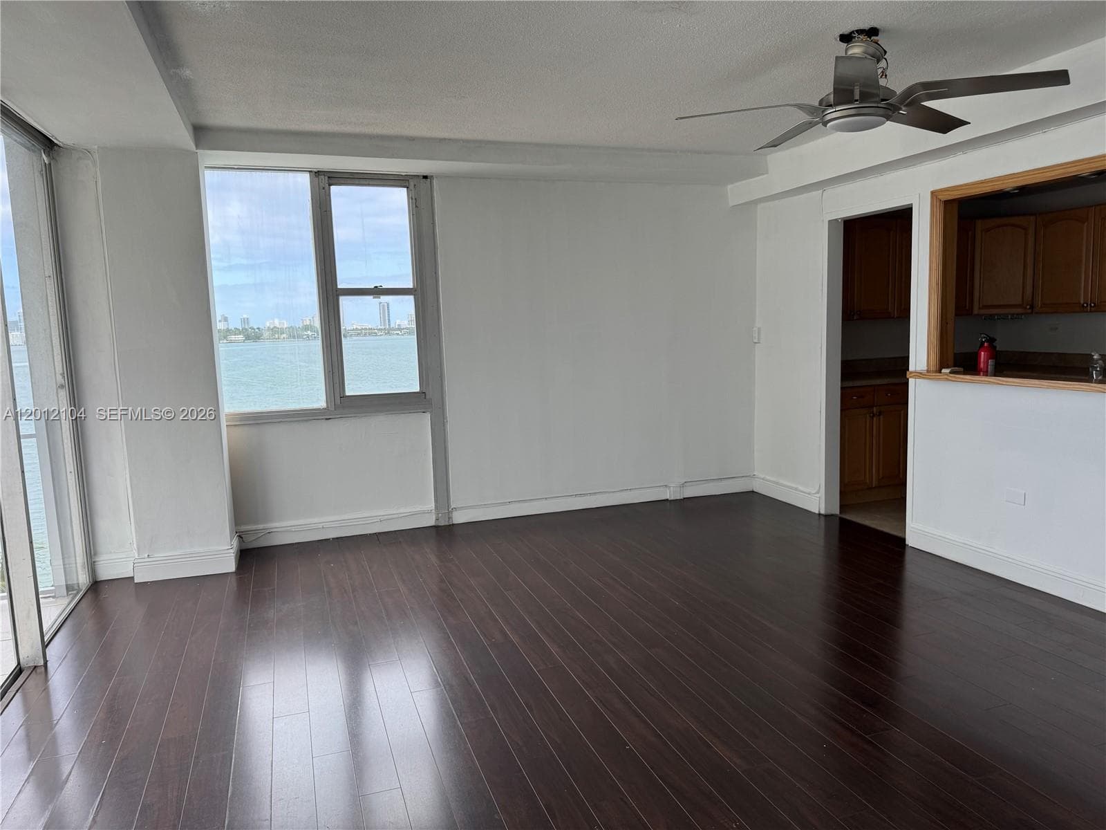 7545 E Treasure Dr 5G photo 4